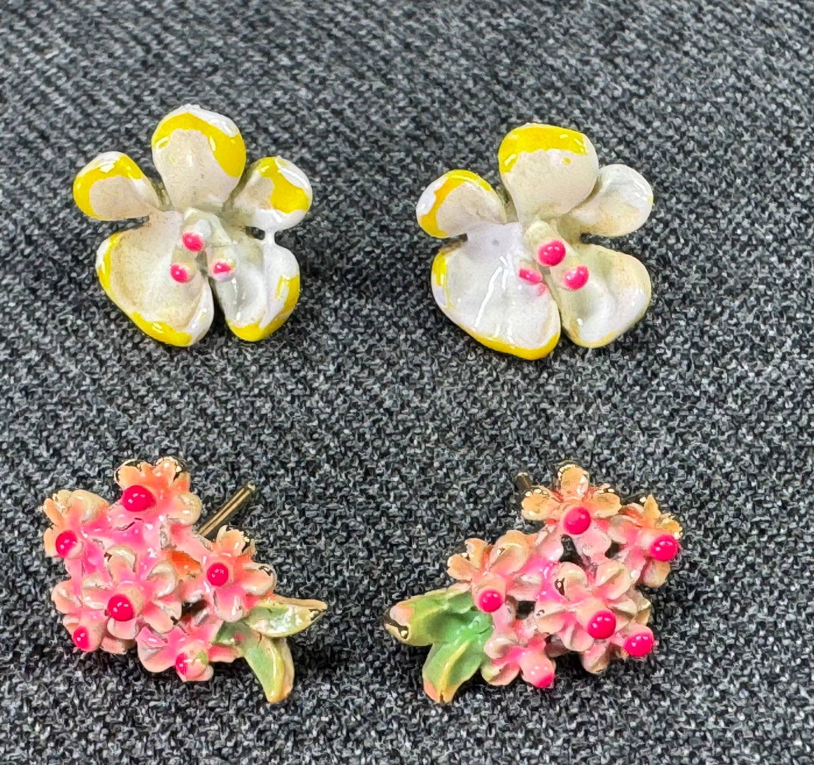 Vintage enamel metal spring blossom flower tiny stud earrings (1 of 6)