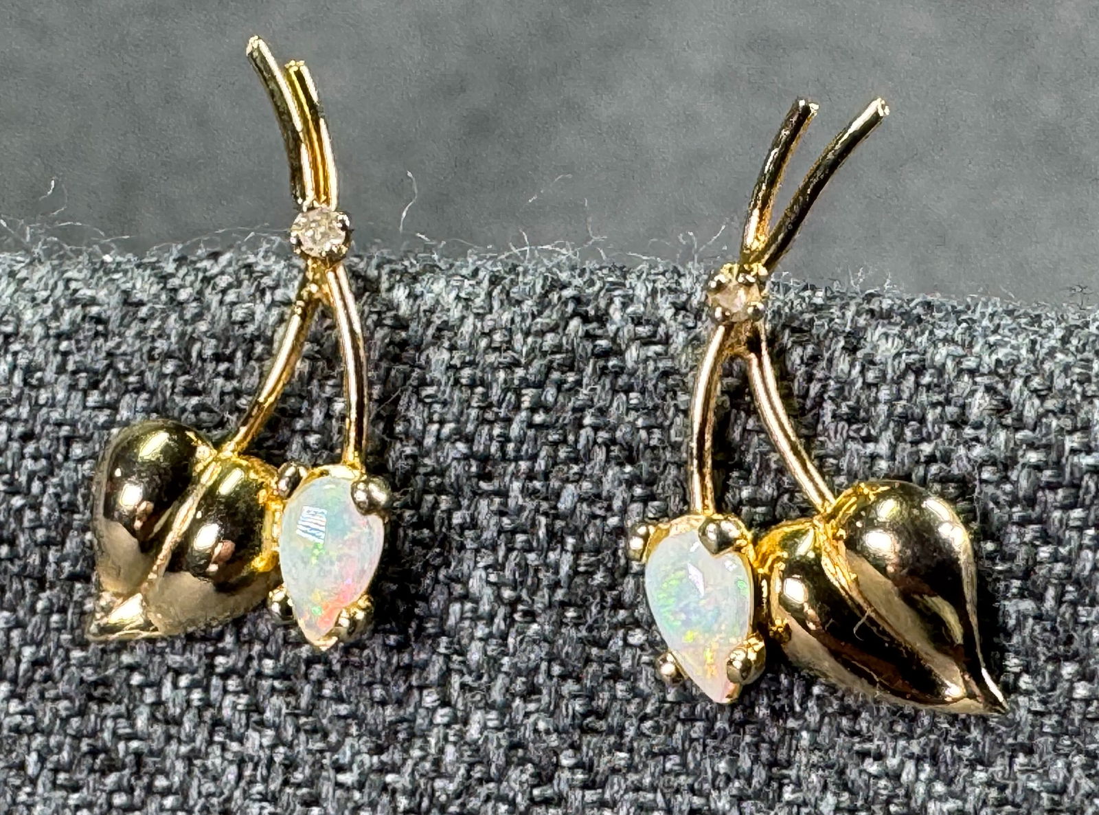 Vintage Star Art opal 14K gold-filled leaf stud earrings (1 of 7)