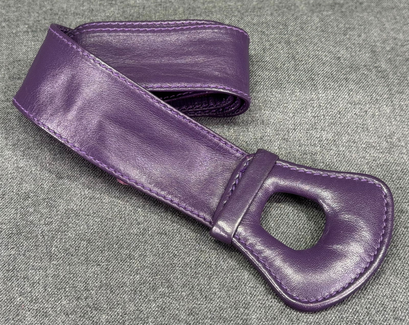 Vintage Anne Klein by Calderon genuine purple leather belt.: Vintage Anne Klein by Calderon genuine purple leather belt. Label. For measures please refer to the pictures taken with a measuring tape. IN HOUSE Estimated* SHIPPING & HANDLING COST WITHIN THE U.S. :