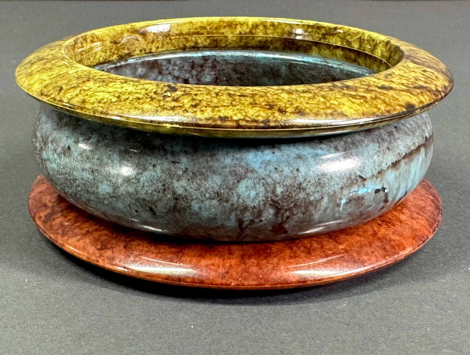 Vintage marbled green, brown & blue plastic bangle bracelets.: Vintage marbled green, brown & blue plastic bangle bracelets. For measures please refer to the pictures taken with a measuring tape. Weight: 65 Grams. This is a NO RESERVE AUCTION: there are no hidden