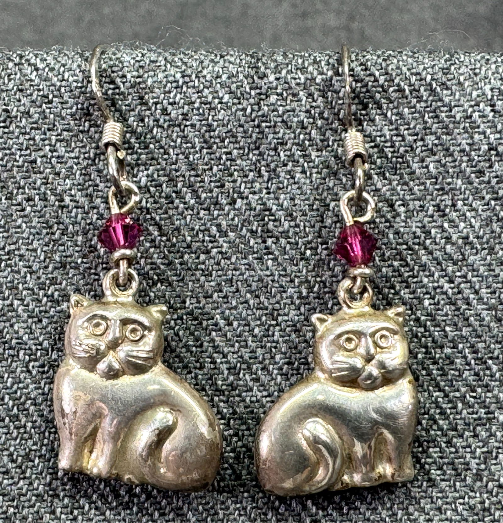 Vintage cat kitten sterling silver raspberry stone bead hook earrings (1 of 5)