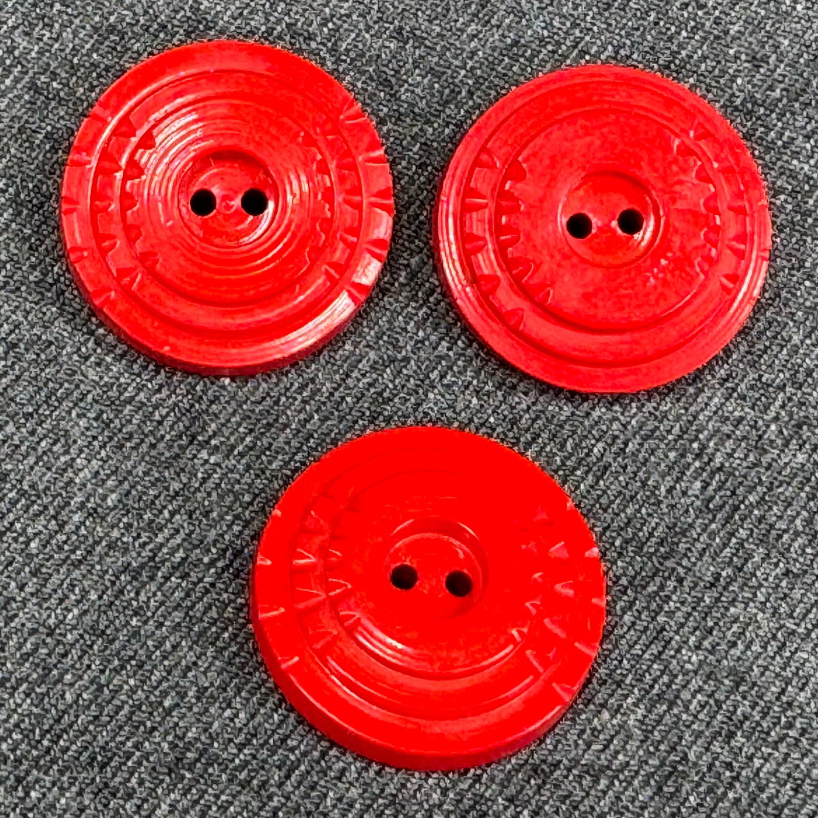 Antique Vintage carved red galalith flower buttons. Lot of 3: Antique Vintage carved red galalith flower buttons. Lot of 3. For measures please refer to the pictures taken with a measuring tape. Galalith (milk stone) is a registered trademark, patented in the 18