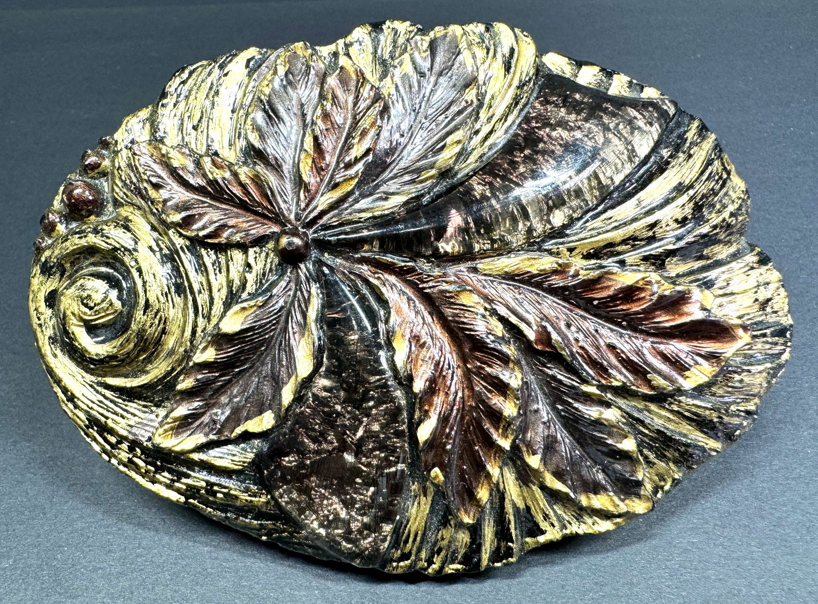 Vintage German artsy carved & painted flower leaves & applied clear resin huge belt buckle / slider.: Vintage German artsy carved & painted flower leaves & applied clear resin huge belt buckle / slider. Unmarked. MAde in Germany Paper label. For measures please refer to the pictures taken with a measu