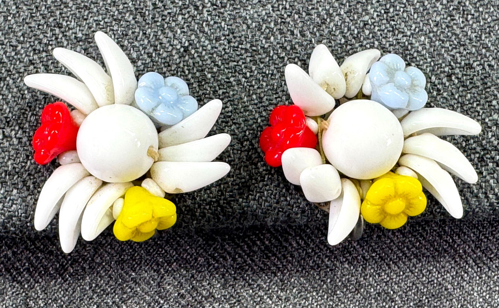 Vintage Haskell style glass flower screw back earrings (1 of 6)