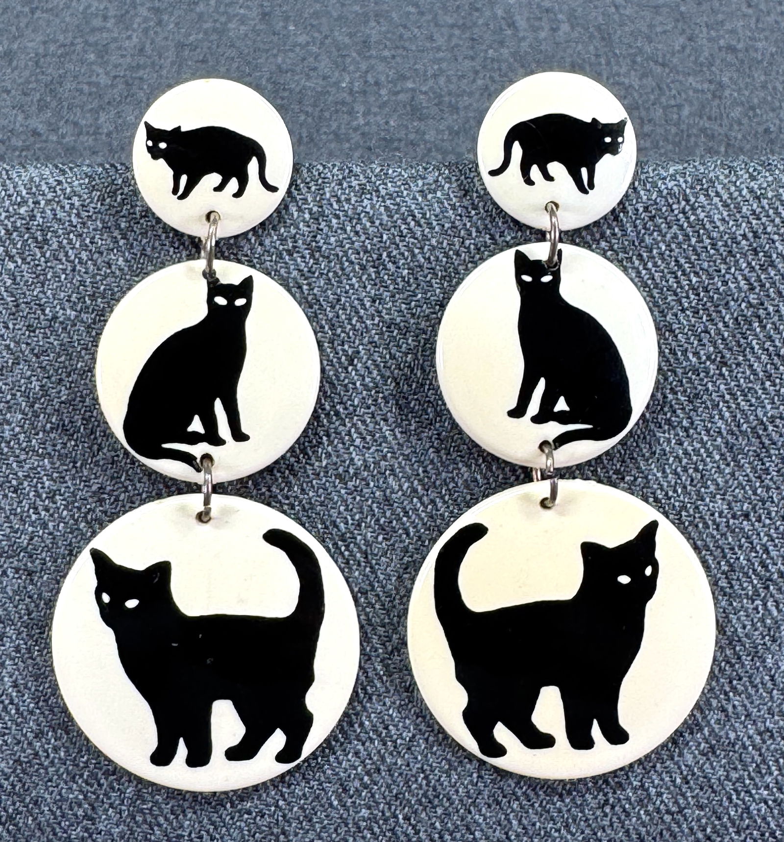 Vintage UK Made black cats creamy plastic chandelier earrings (1 of 5)