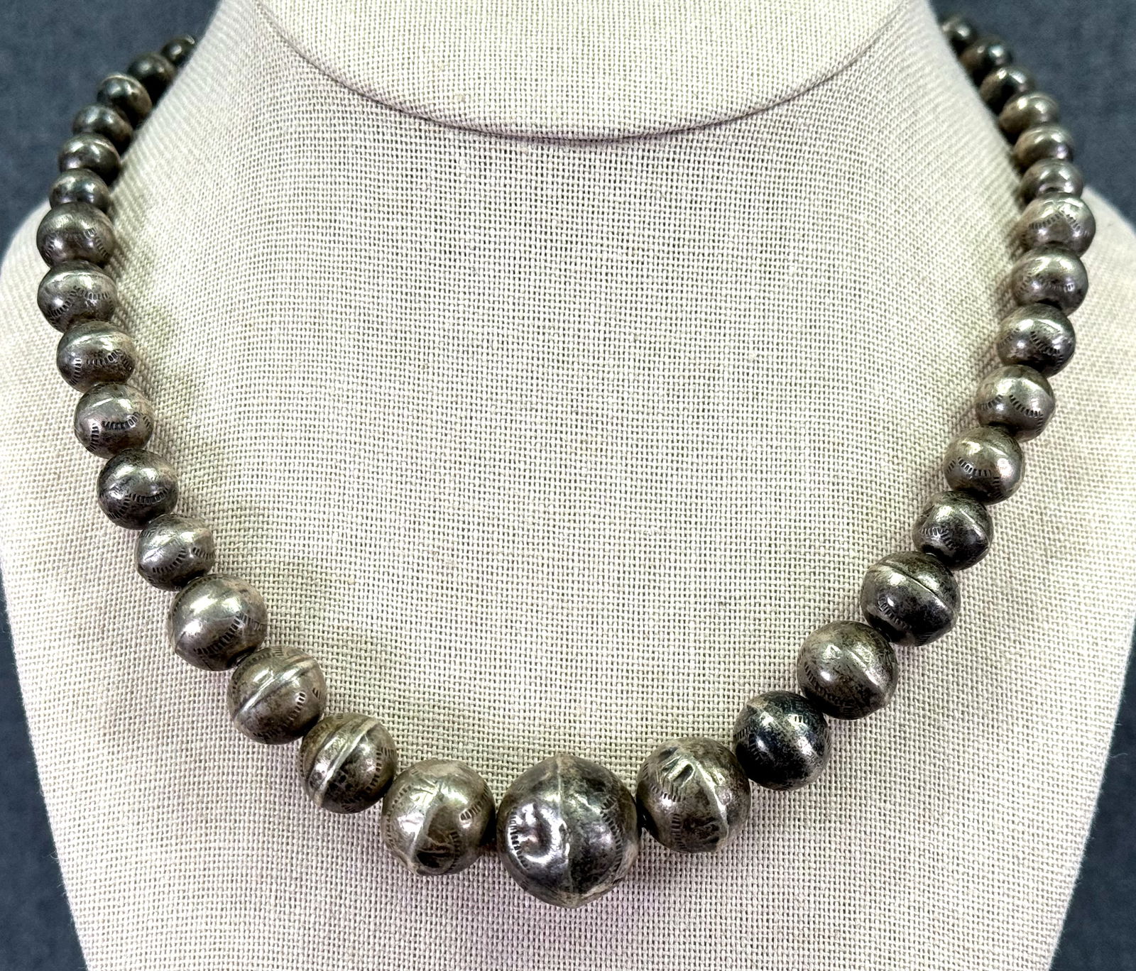 Vintage Navajo Pearls sterling silver graduated stamped beads necklace (1 of 11)