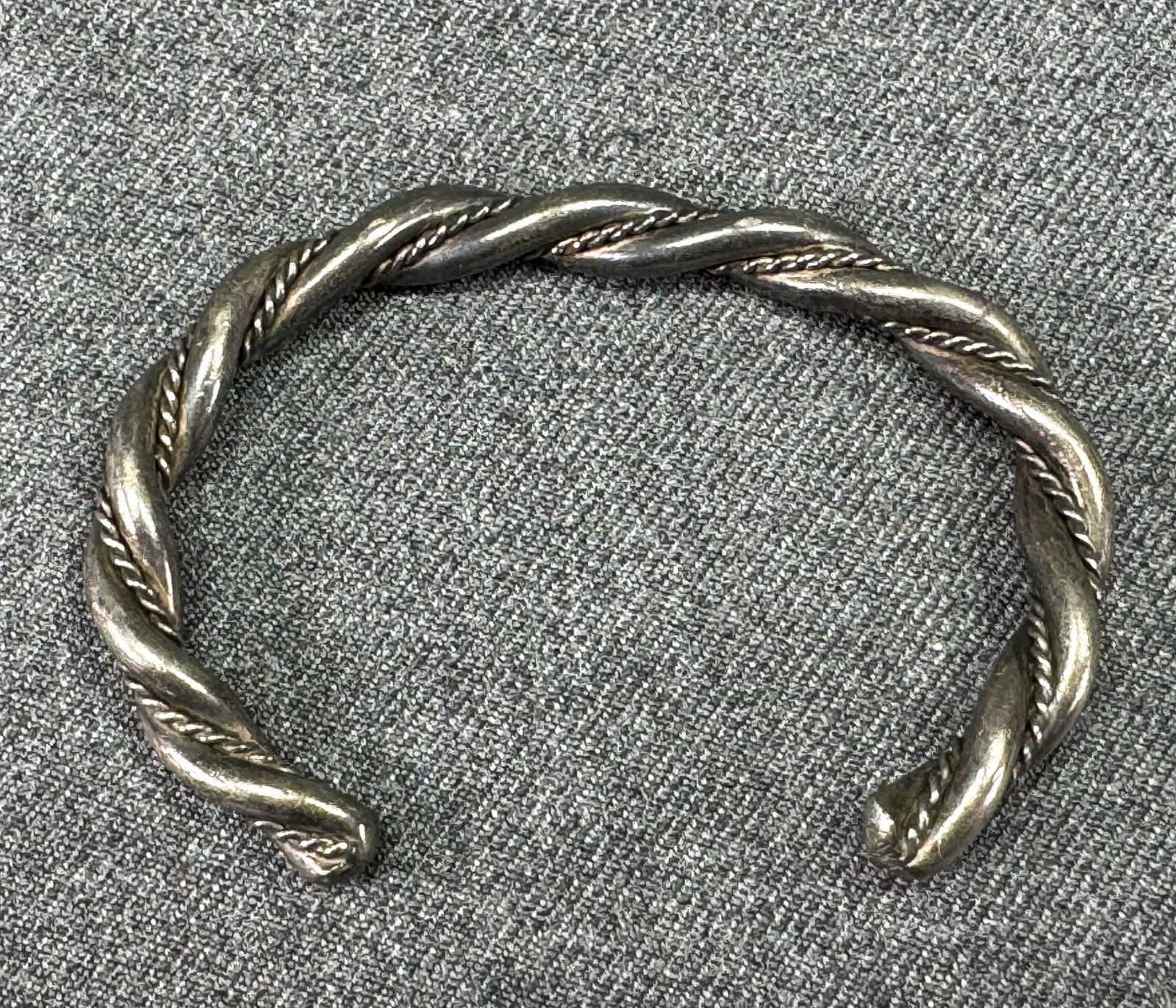 Vintage Navajo Sterling Silver Twisted Rope Cuff Bracelet (1 of 12)