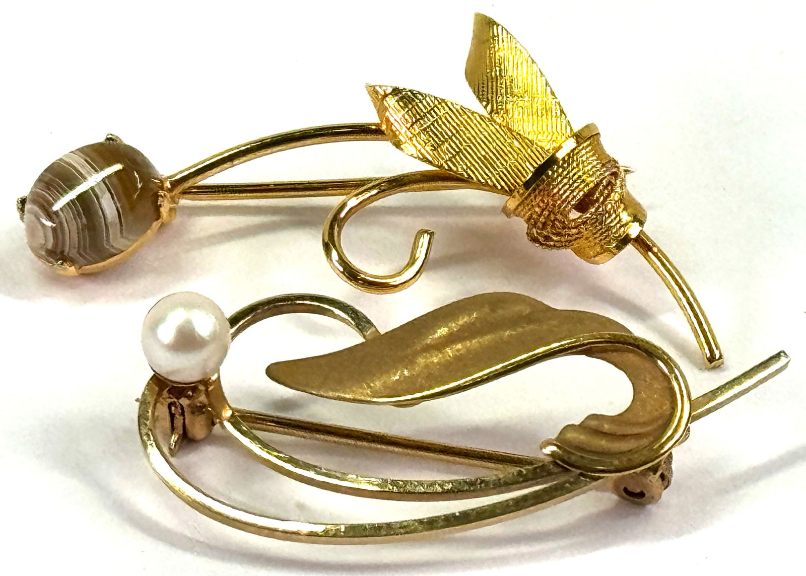 Vintage agate gold plated & pearl dce Curtis gold filled flower leaves brooches. (1 of 8)