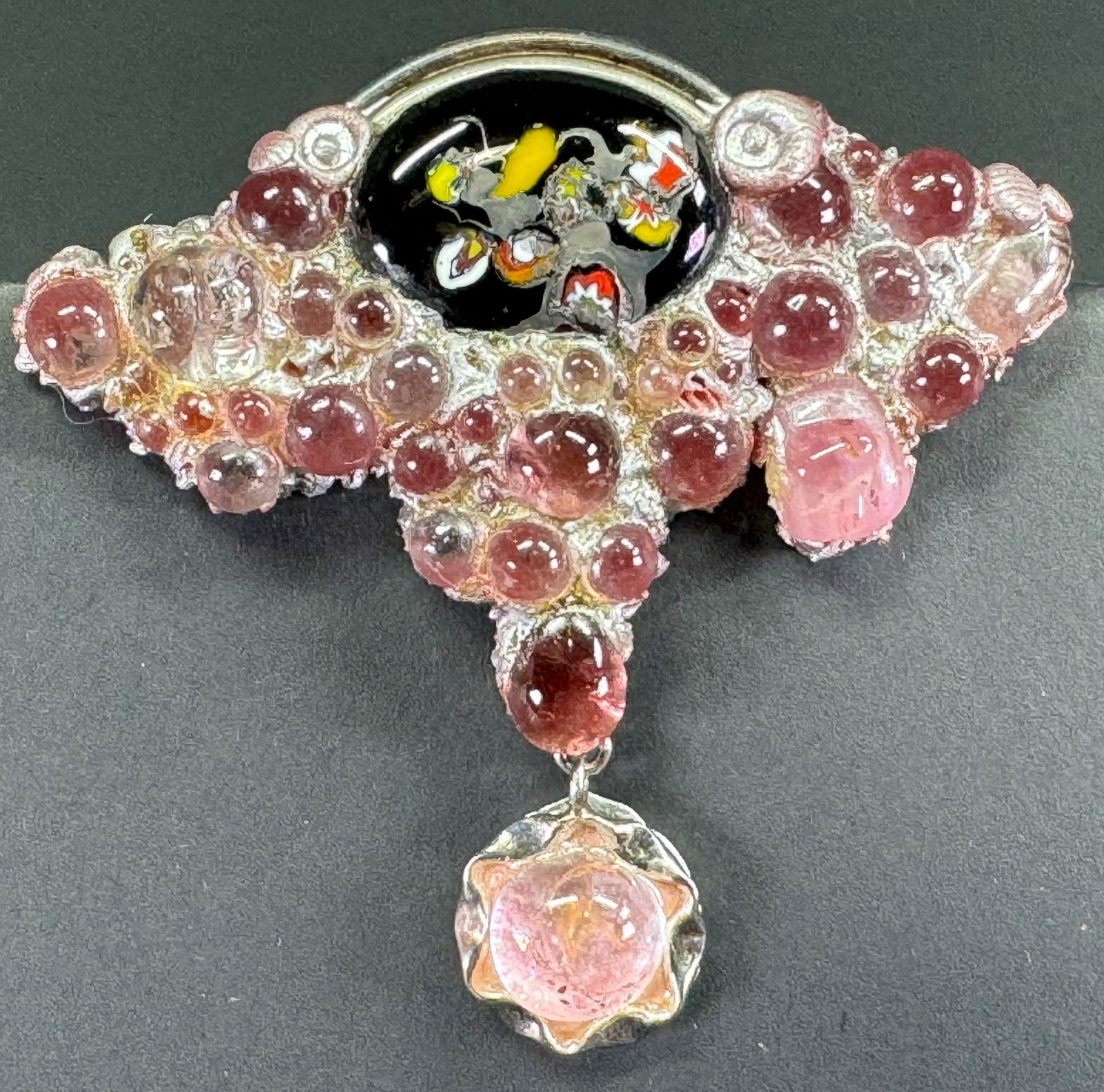 Vintage artsy handcrafted black murrina & lilac glass beads set in resin flower dangle pin brooch: Vintage artsy handcrafted black murrina & lilac dome glass beads set in resin with flower dangle pin brooch. Unmarked. For measures please refer to the pictures taken with a measuring tape. Weight: 16