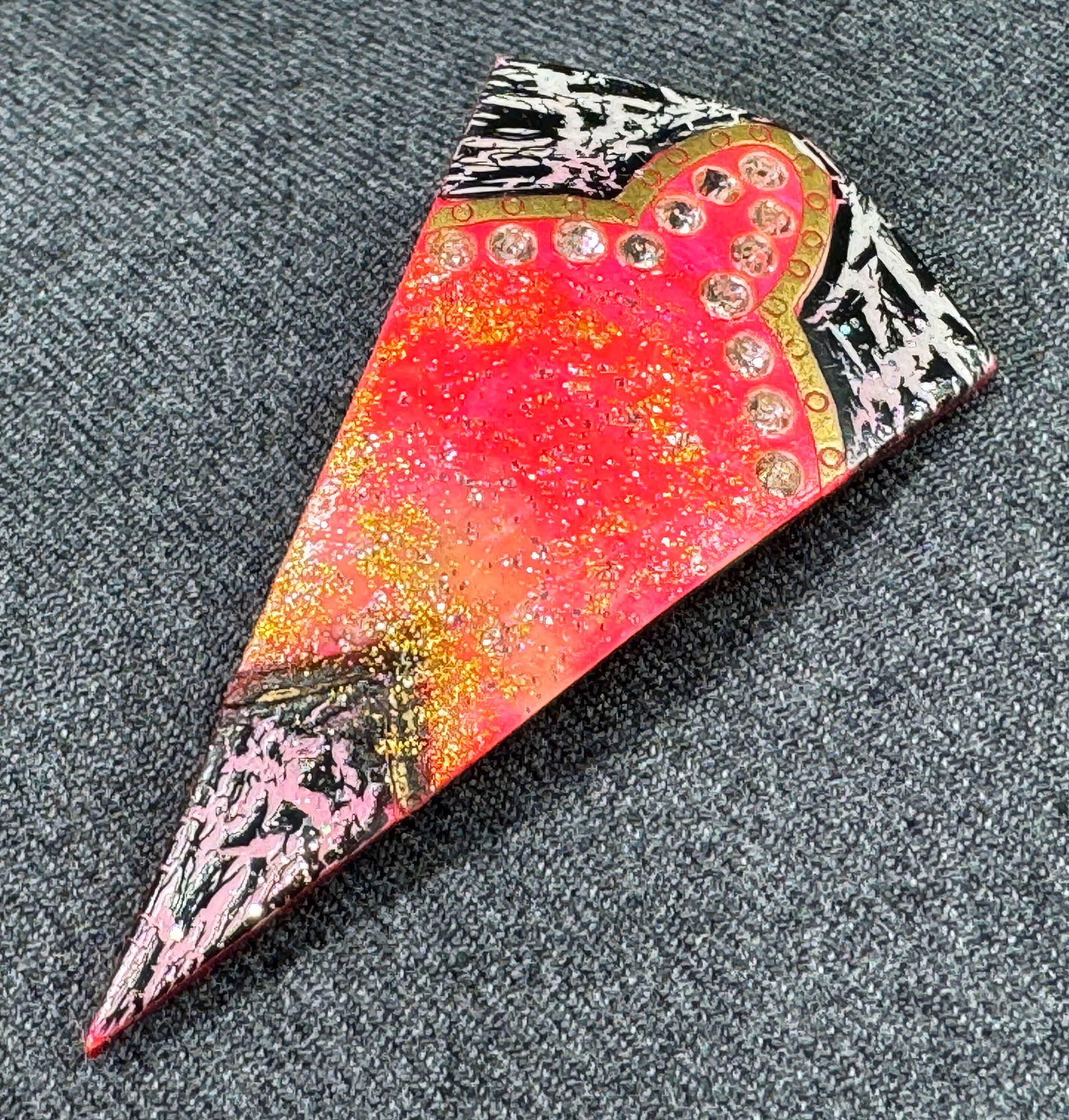 Vintage art deco clear rhinestones enamel celluloid pin brooch (1 of 12)