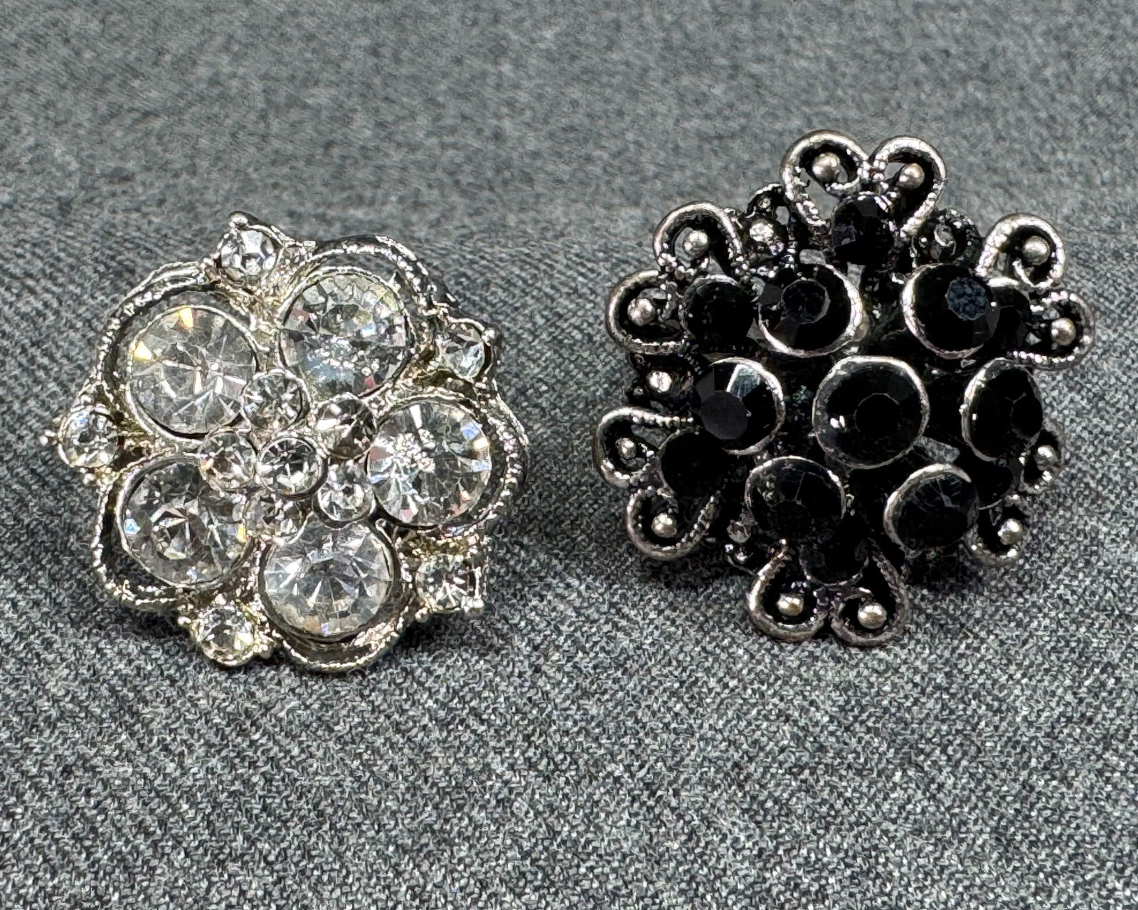 Clear & black crystals silvertone metal flower adjustable rings (1 of 8)