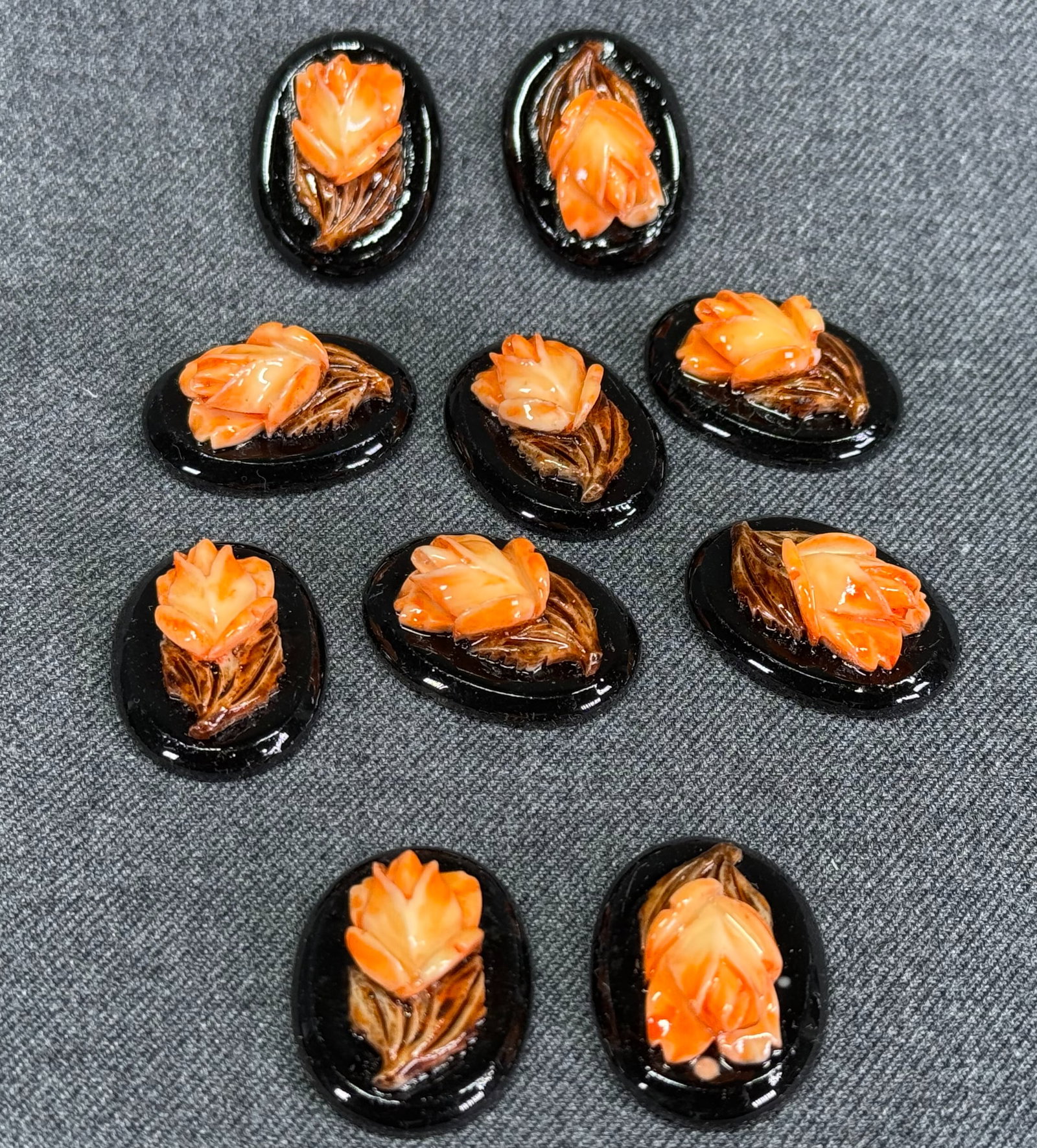 Vintage Japanese coral rose flowers black plastic beads appliques. Lot of 10 . Unused: Vintage Japanese coral rose flowers black plastic beads appliques. Lot of 10 . Unused. For measures please refer to the pictures taken with a measuring tape.< IN HOUSE Estimated* shipping and handling