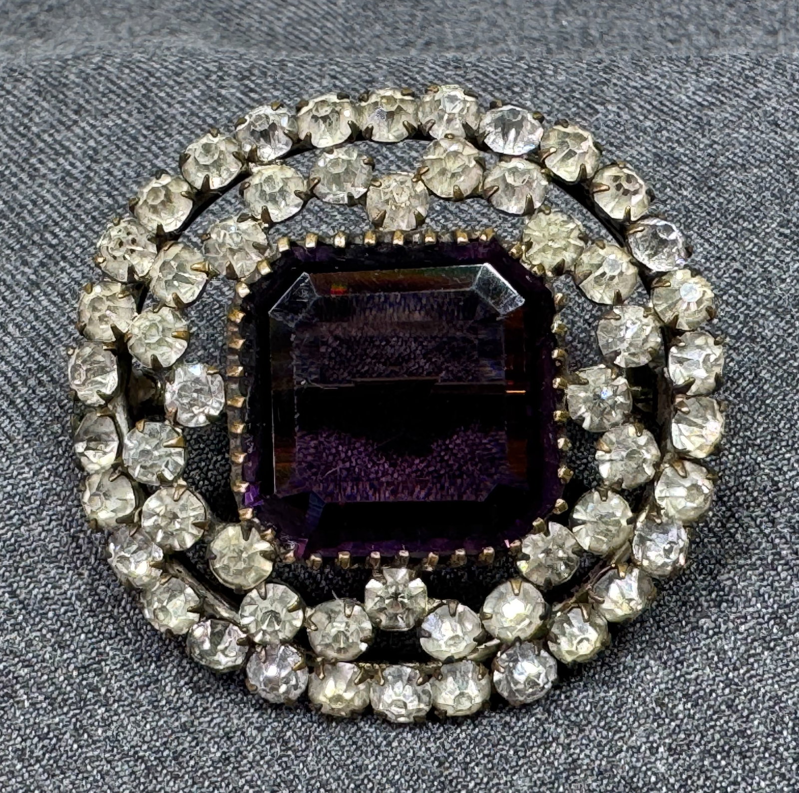 Antique Czech open back purple crystal clear rhinestones pin brooch: Antique Czech open back purple crystal clear rhinestones pin brooch.Unmarked. For measures please refer to the pictures taken with a measuring tape. Weight: 22 Grams. IN HOUSE Estimated* SHIPPING & HA