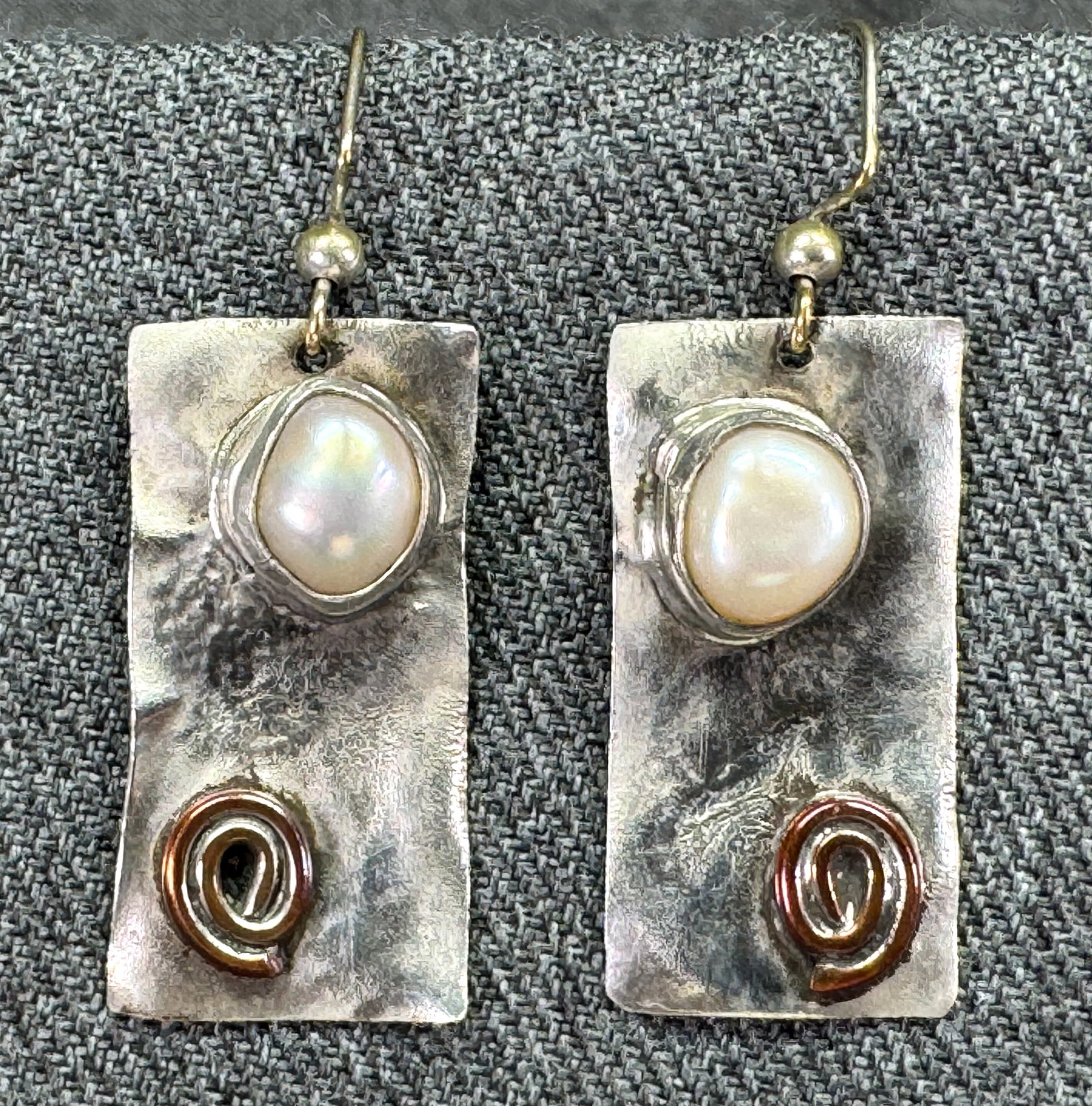 Vintage Charles Skiera Sterling, baroque pearl, cooper & gold-filled hook earrings: Vintage Charles Skiera Sterling, baroque pearl, cooper & gold-filled hook earrings. Marked Skiera and Sterling. For measures please refer to the pictures taken with a measuring tape. Weight: 6.86 Gram