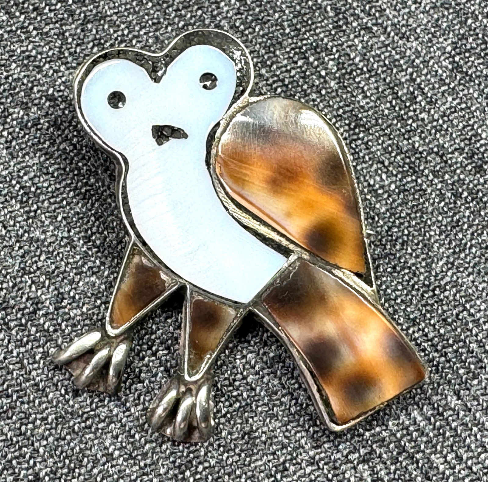 Vintage Zuni shell inlay sterling owl brooch pin (1 of 6)