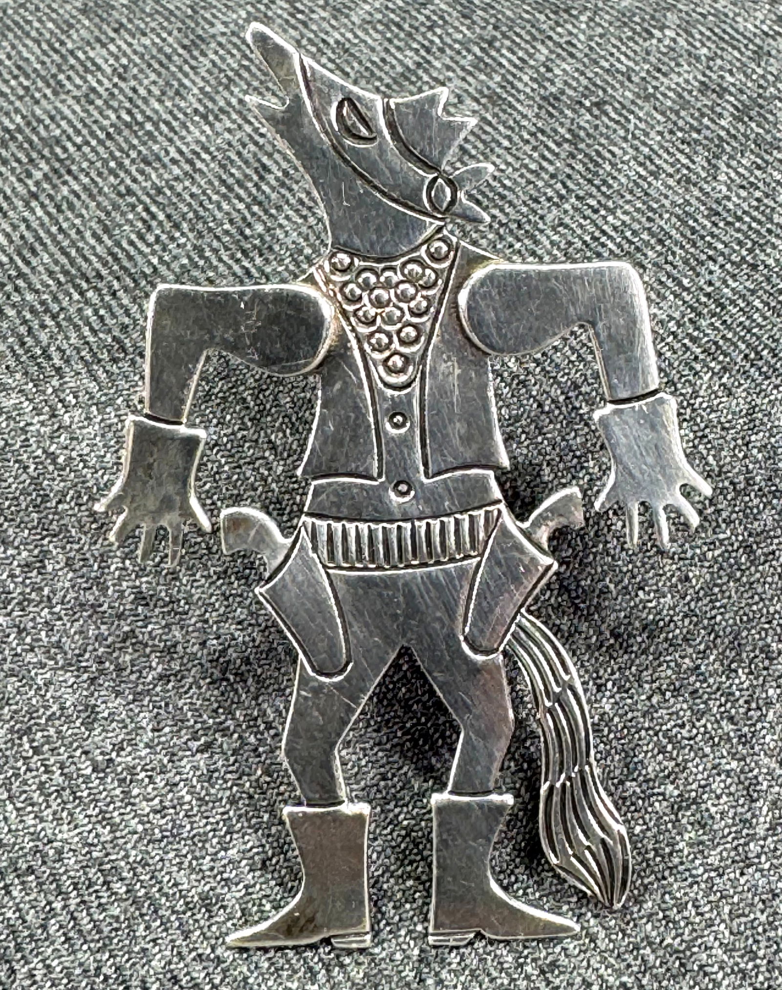 Vintage Navajo Allison Snowhawk Lee Sterling Moving Arms Coyote Cowboy Brooch Pin (1 of 8)