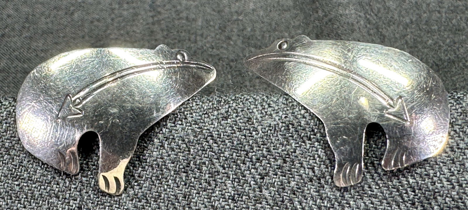 Vintage Navajo bear with arrow sterling silver stud earrings (1 of 4)