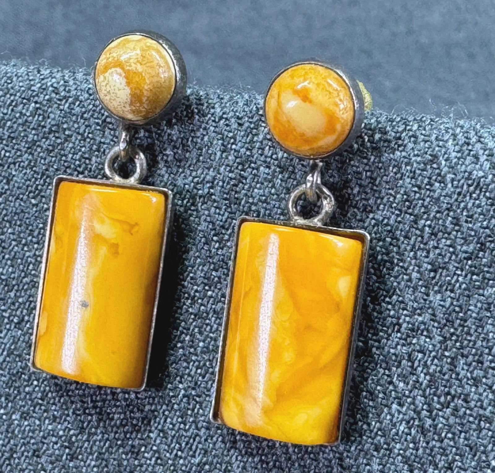 Vintage reconstituted amber sterling silver stud earrings. (1 of 9)
