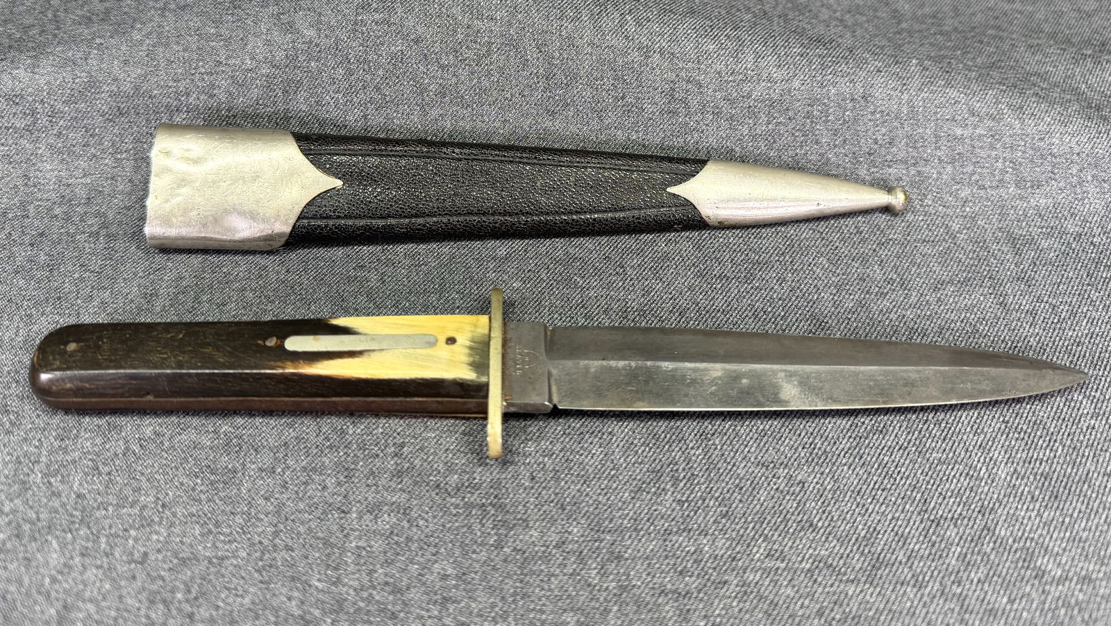 Antique 1880s English Slater Brothers fighting knife Dagger. (1 of 15)