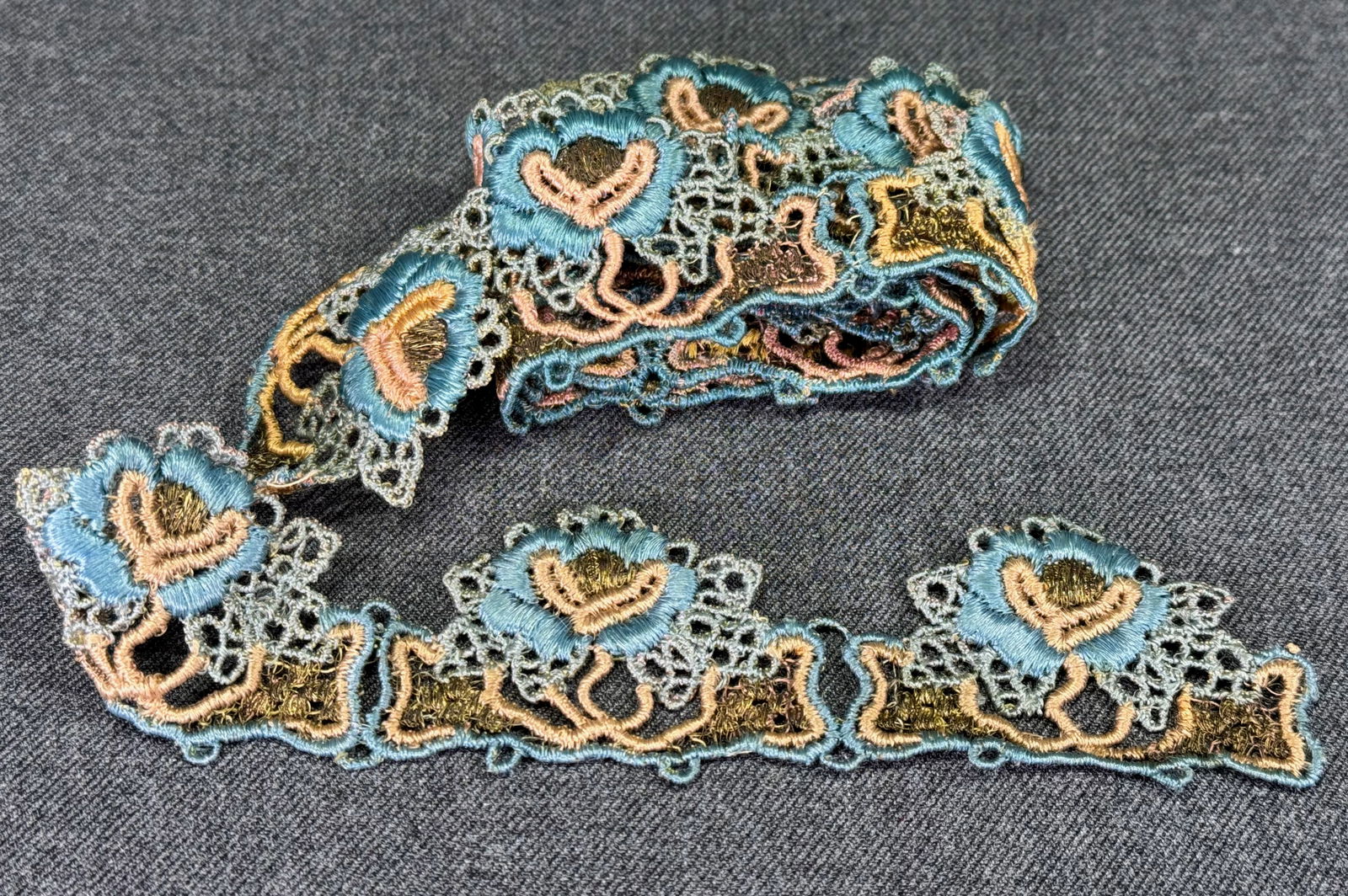 Antique art deco flapper embroidery silky and metallic threads flower trim applique. (1 of 5)