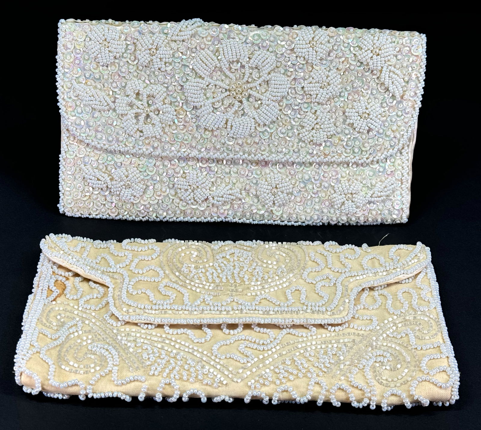 Vintage Marshall Fields & Co hand embroidery clutch purses. Lot of 2. (1 of 16)