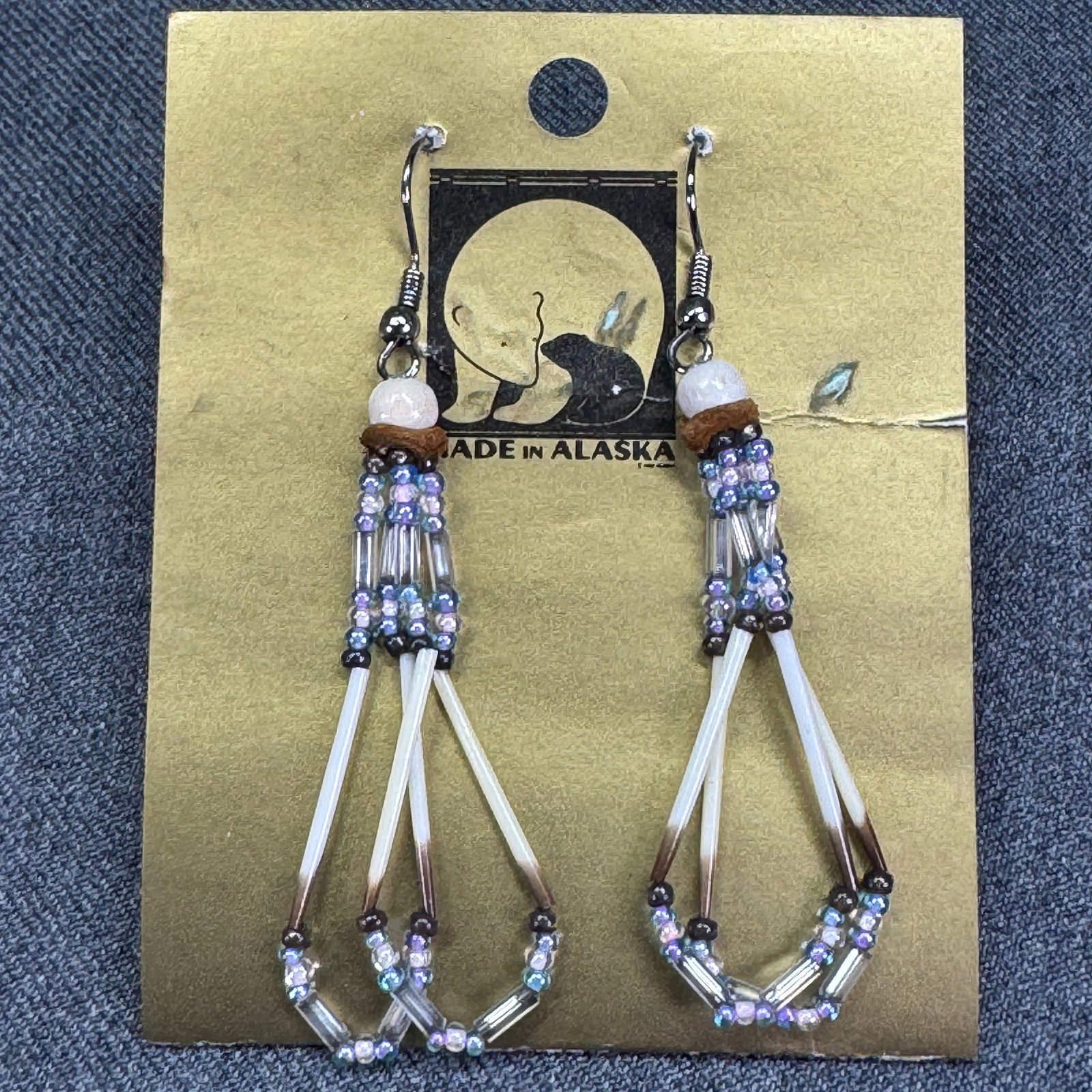 Vintage Alaskan Reflections Porcupine quills, glass beads hook earrings, Unused in card: Vintage Alaskan Reflections Porcupine quills, glass beas hook earrings, Unused in card For measures please refer to the pictures taken with a measuring tape. Weight: Grams IN HOUSE Estimated* SHIPPING