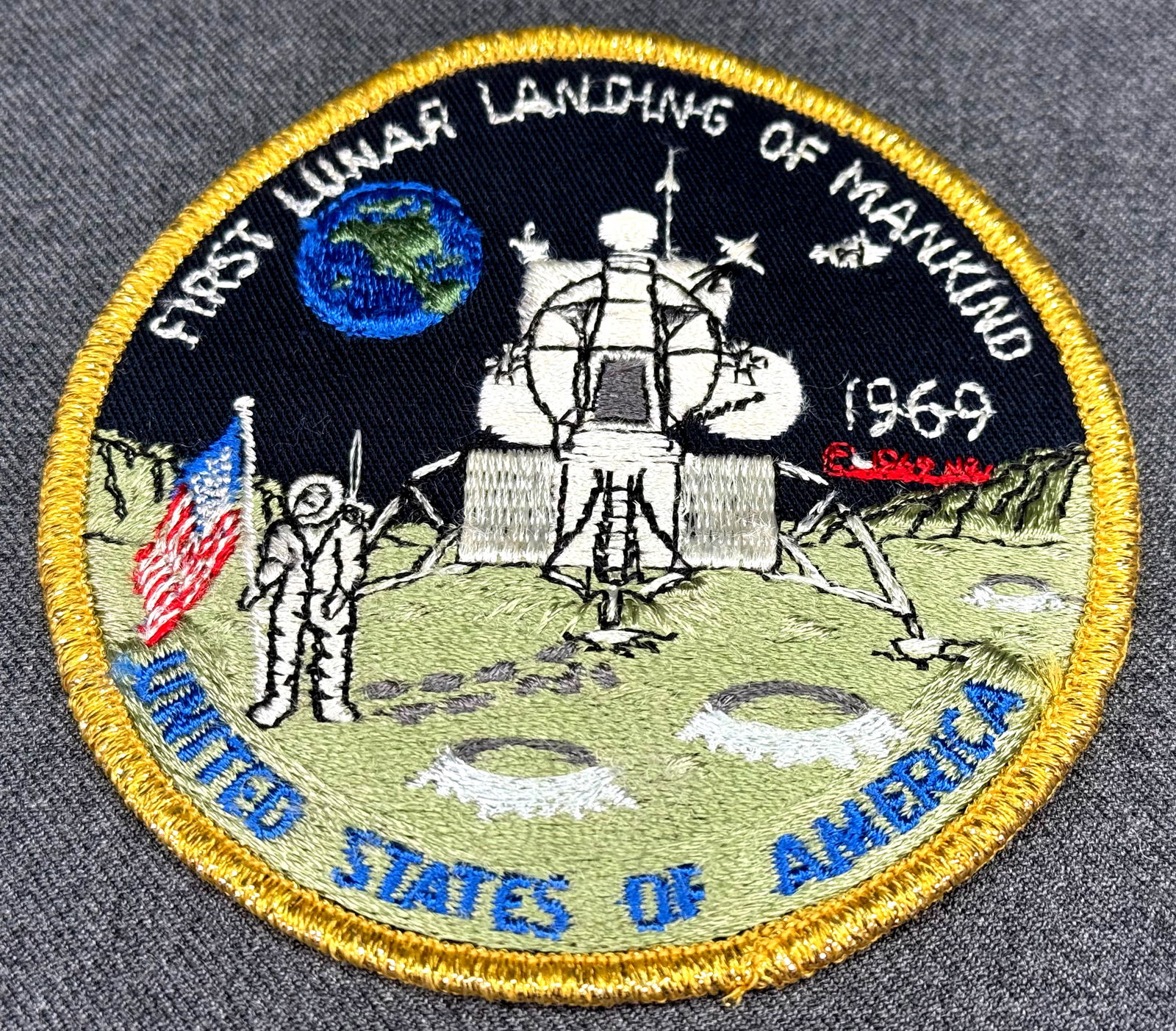 Vintage First Lunar Landing Mankind 1969 Apollo 11 NASA Original Patch. Unused (1 of 4)