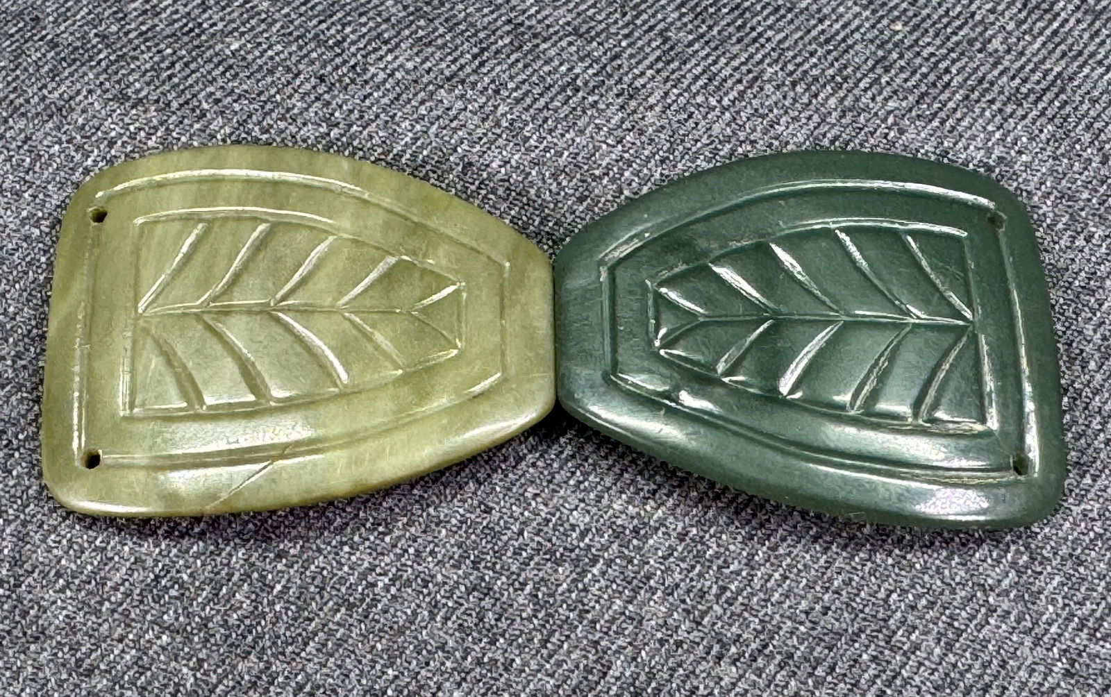 Vintage art deco dark & pale greenish celluloid belt buckle.: Vintage art deco dark & pale greenish celluloid belt buckle. For measures please refer to the pictures taken with a measuring tape. Weight: 8 Grams. IN HOUSE Estimated* SHIPPING & HANDLING COST WITHIN