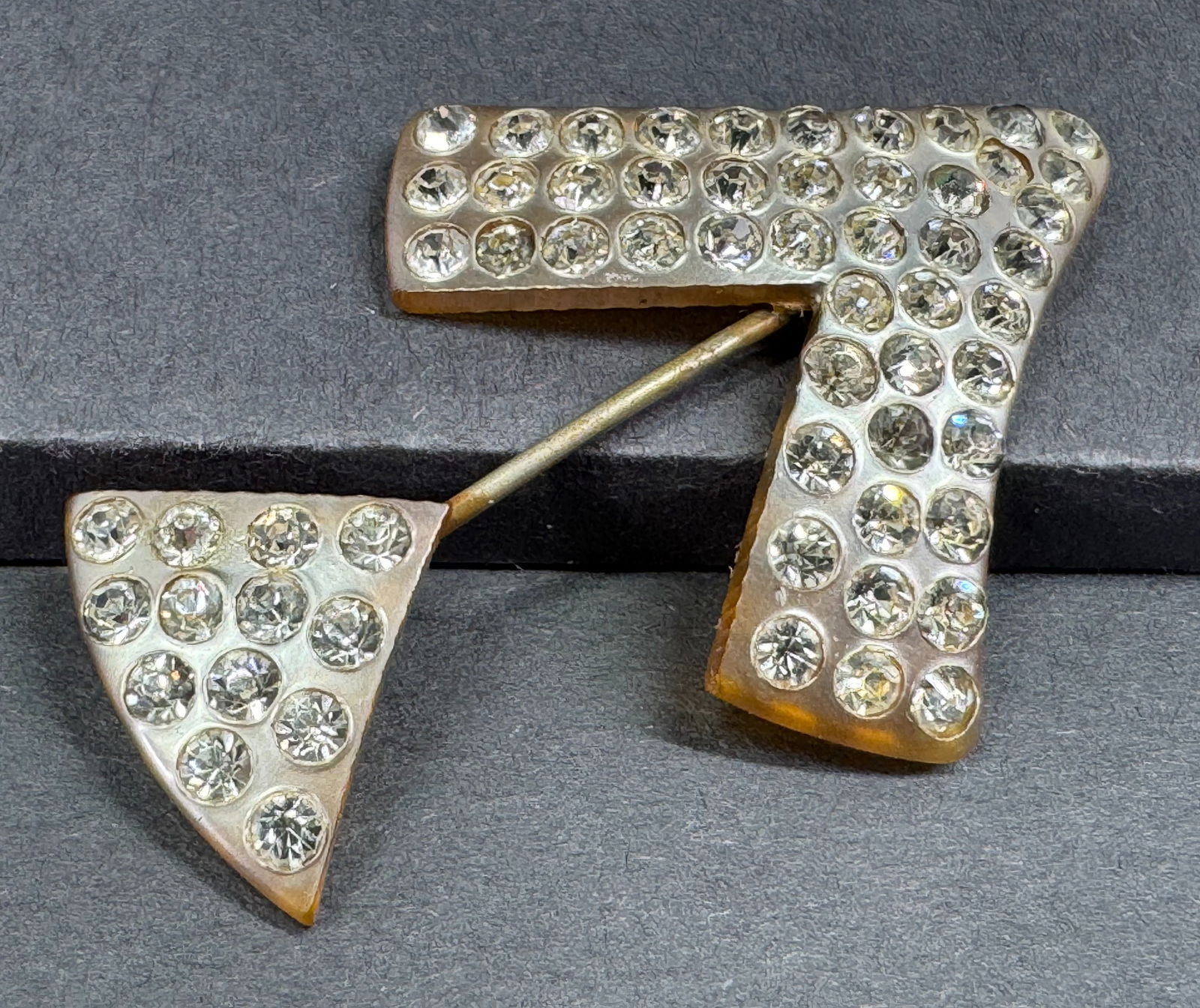 Vintage encrusted clear rhinestones beige celluloid arrow jabot pin. (1 of 7)