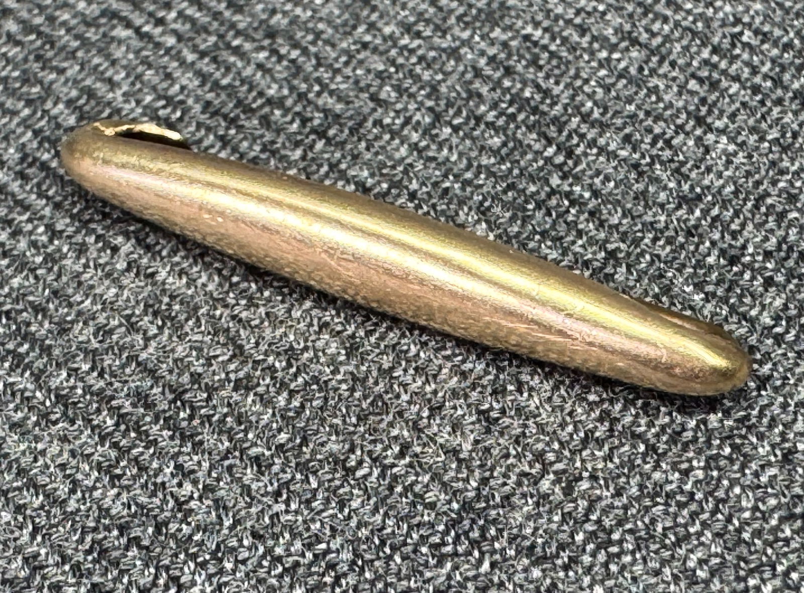 Antique Edwardian gold-filled lingerie brooch pin: Antique Edwardian gold-filled lingerie brooch pin. Marked 11-1/10 and unreadable mark. For measures please refer to the pictures taken with a measuring tape. Weight: 1 Grams IN HOUSE Estimated* SHIPPI