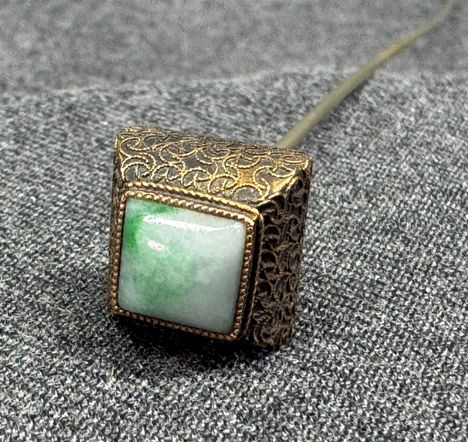 Antique Chinese export green jadeite filigree gold-toned hat pin hatpin (1 of 7)