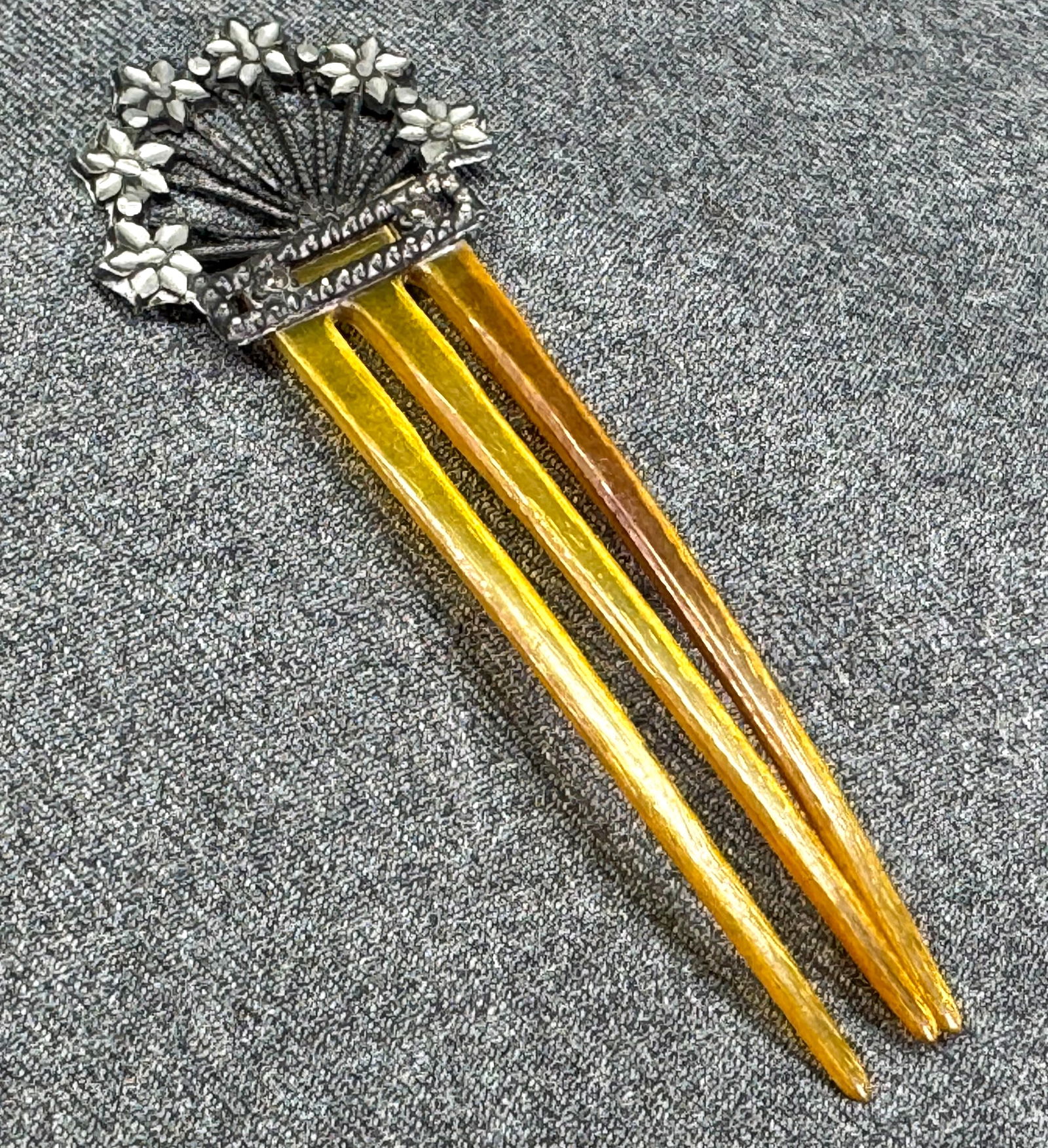 Antique cut steel flowers celluloid haircomb (1 of 9)