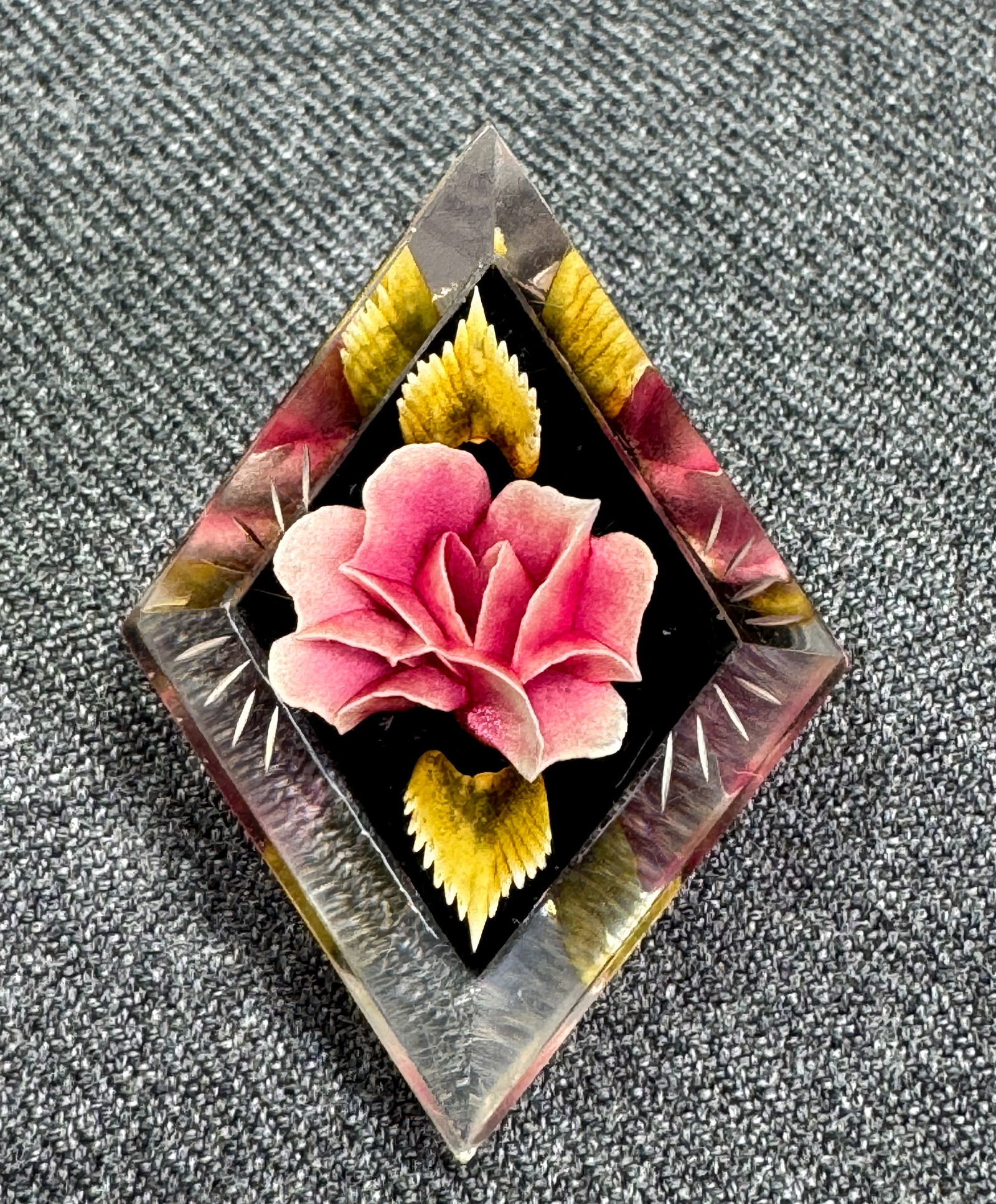 Vintage reverse carved & painted lucite pink flower brooch pin (1 of 5)