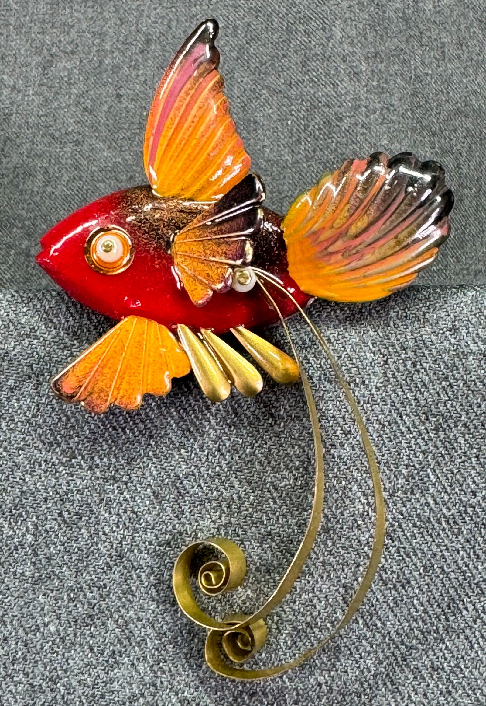 Vintage artsy crafted plastic & metal large fish brooch pin (1 of 5)