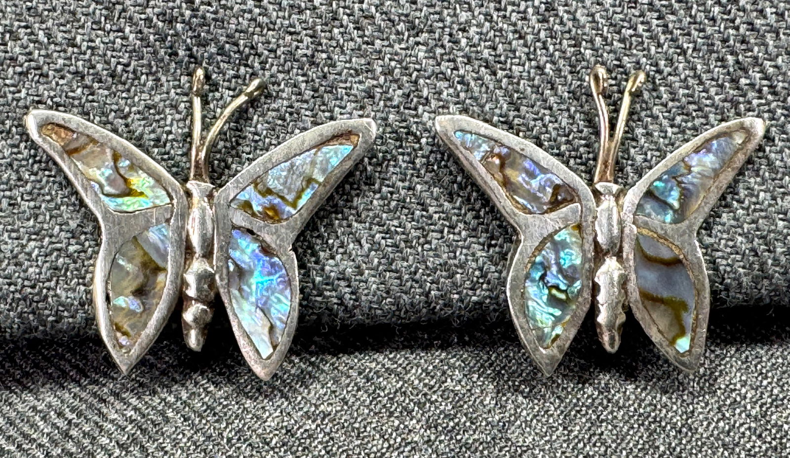 Vintage Mexican inlay abalone sterling silver butterfly screw earrings: IN HOUSE FLAT SHIPPING & HANDLING COST WITHIN ALL THE U.S. : $7 To bypass LiveShipping, and use our In-House shipping service for $7 or shipping combined for multiple lots, please select “Arrange Yo