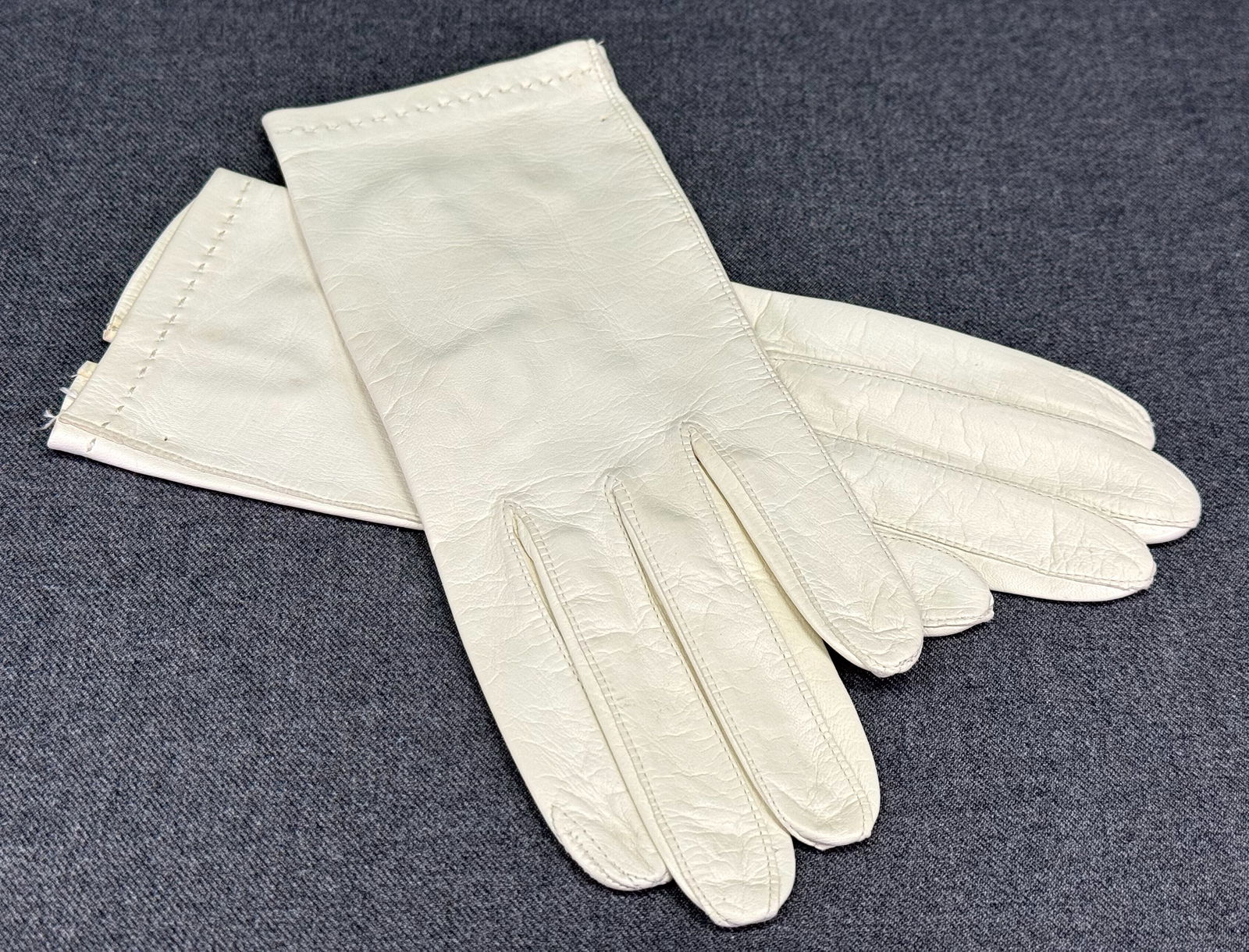 Vintage Lavaris Made in Italy Chevrette leather gloves (1 of 6)