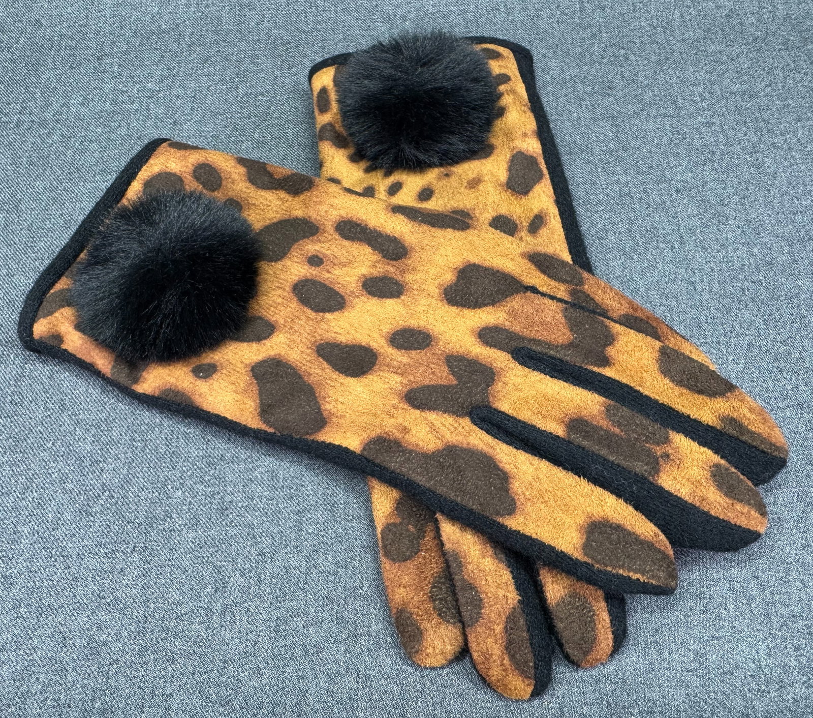 Leopard Print Pom-Pom applique gloves: IN HOUSE FLAT SHIPPING & HANDLING COST WITHIN ALL THE U.S. : $7 To bypass LiveShipping, and use our In-House shipping service for $7 or shipping combined for multiple lots, please select “Arrange Yo