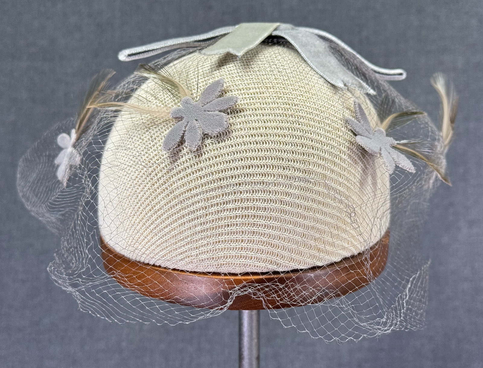 Vintage gray net fascinator hat with bow & flowers velvet and feather appliques (1 of 7)