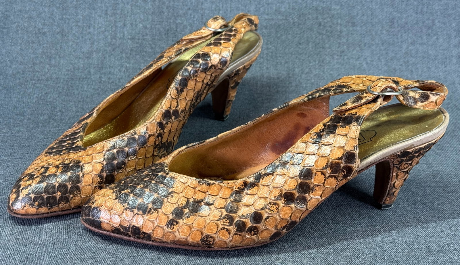 Vintage genuine phyton skin sling pumps shoes: IN HOUSE FLAT SHIPPING & HANDLING COST WITHIN ALL THE U.S. : $10 To bypass LiveShipping, and use our In-House shipping service for $10 or shipping combined for multiple lots, please select “Arrange 