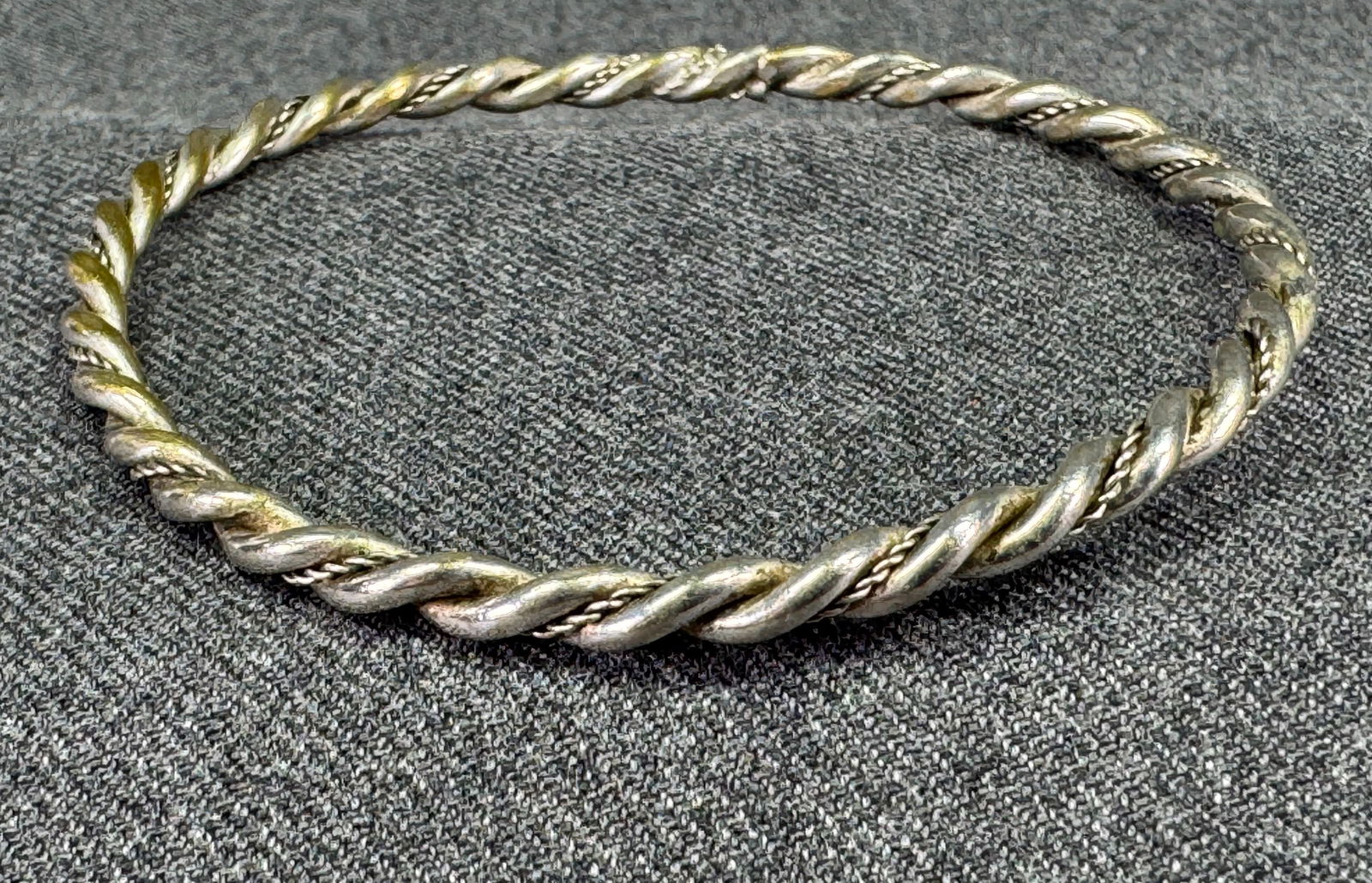 Vintage native american style silvertoned metal twisted bracelet bangle (1 of 10)