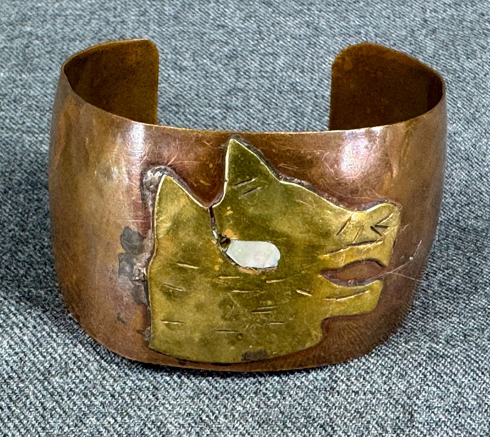 Vintage Mexican artisan abalone eye bronze fox copper cuff bracelet (1 of 10)