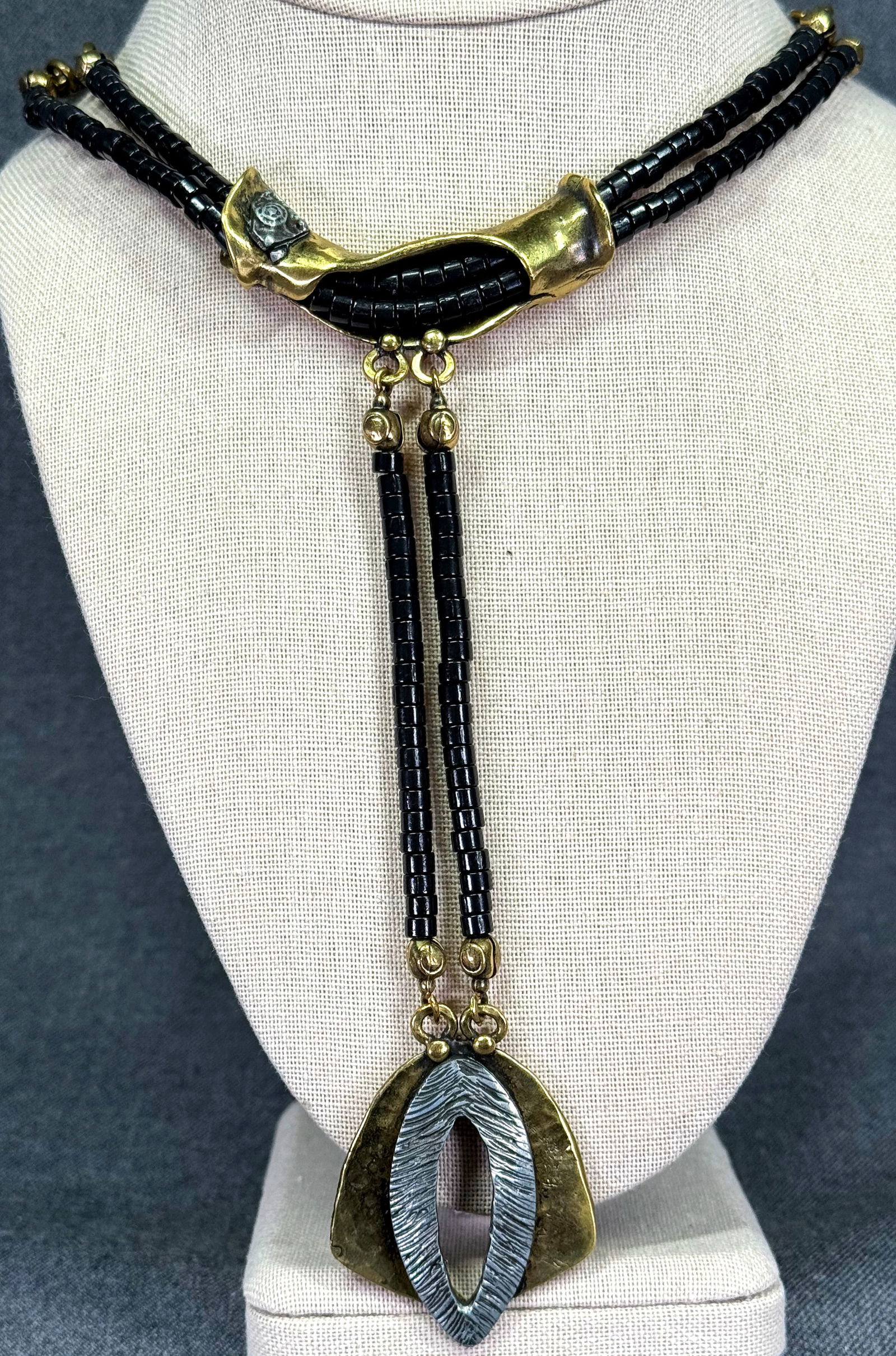 Vintage boho oldtoned & silvertoned metal black glass beaded necklace: IN HOUSE FLAT SHIPPING & HANDLING COST WITHIN ALL THE U.S. : $7 To bypass LiveShipping, and use our In-House shipping service for $7 or shipping combined for multiple lots, please select “Arrange Yo