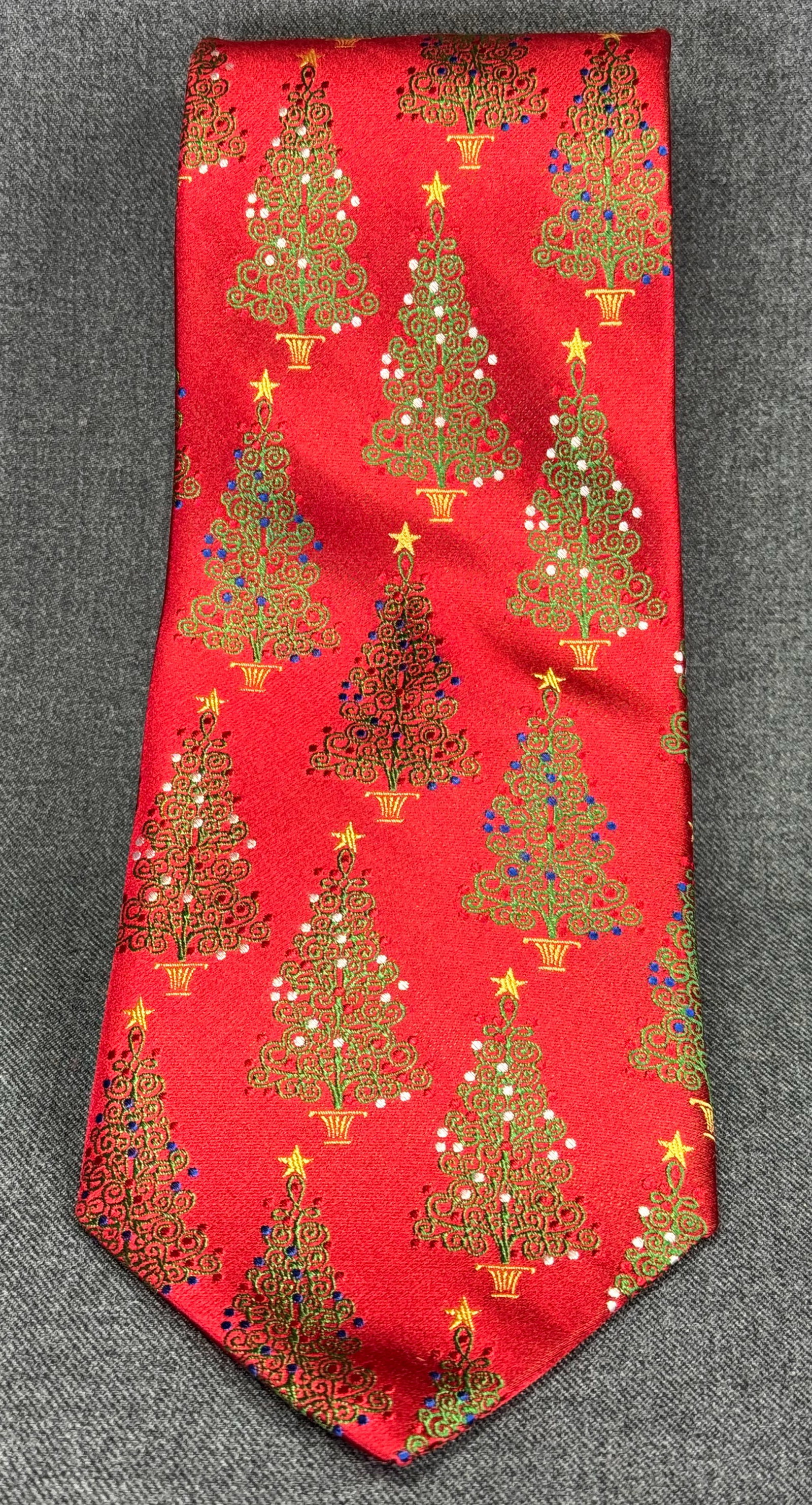 Nicole Miller Christmas tree silk tie: IN HOUSE FLAT SHIPPING & HANDLING COST WITHIN ALL THE U.S. : $7 To bypass LiveShipping, and use our In-House shipping service for $7 or shipping combined for multiple lots, please select “Arrange Yo