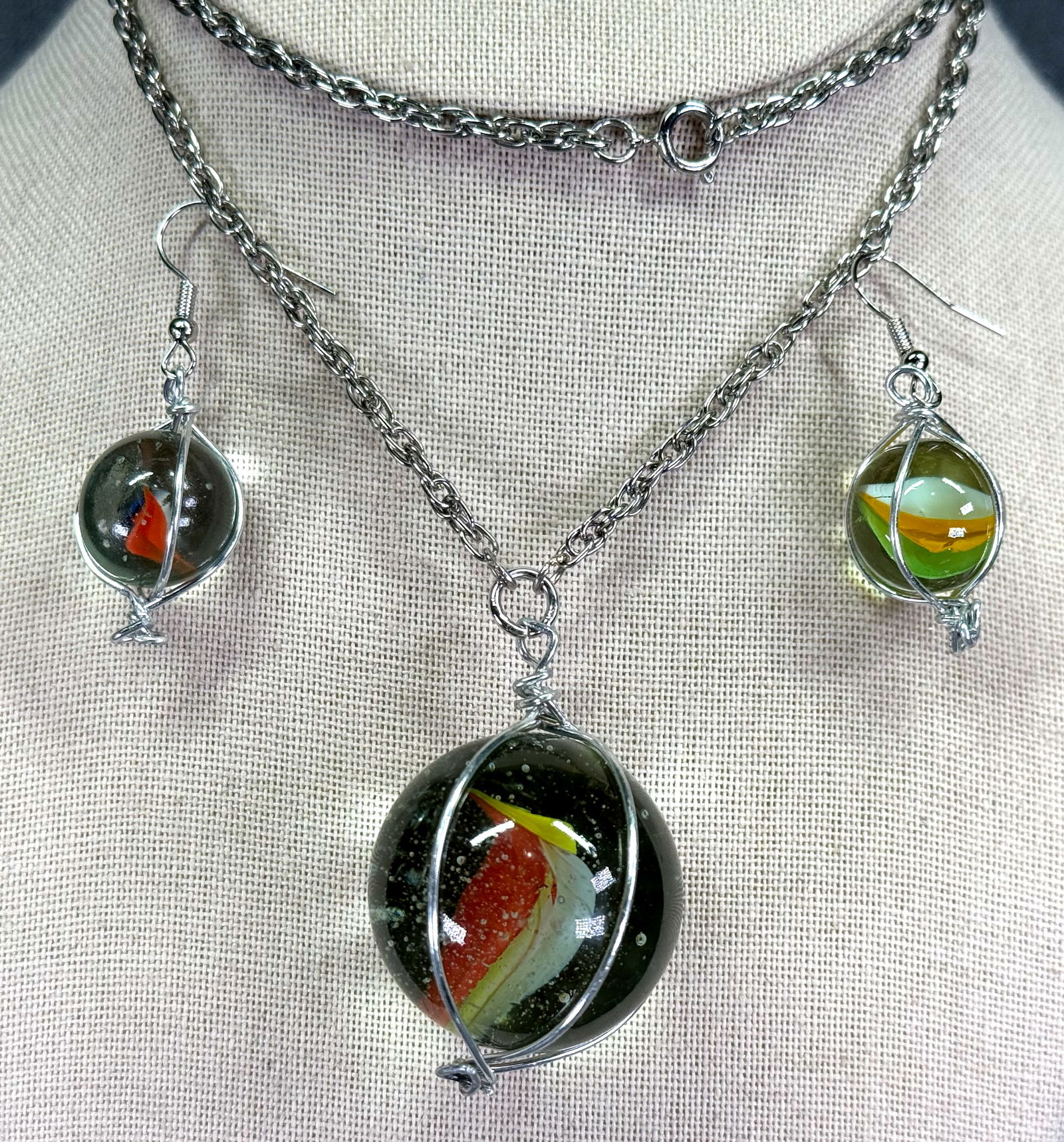 Vintage artsy wire wrapped glass marble pendant with chain and hook earrrings (1 of 6)