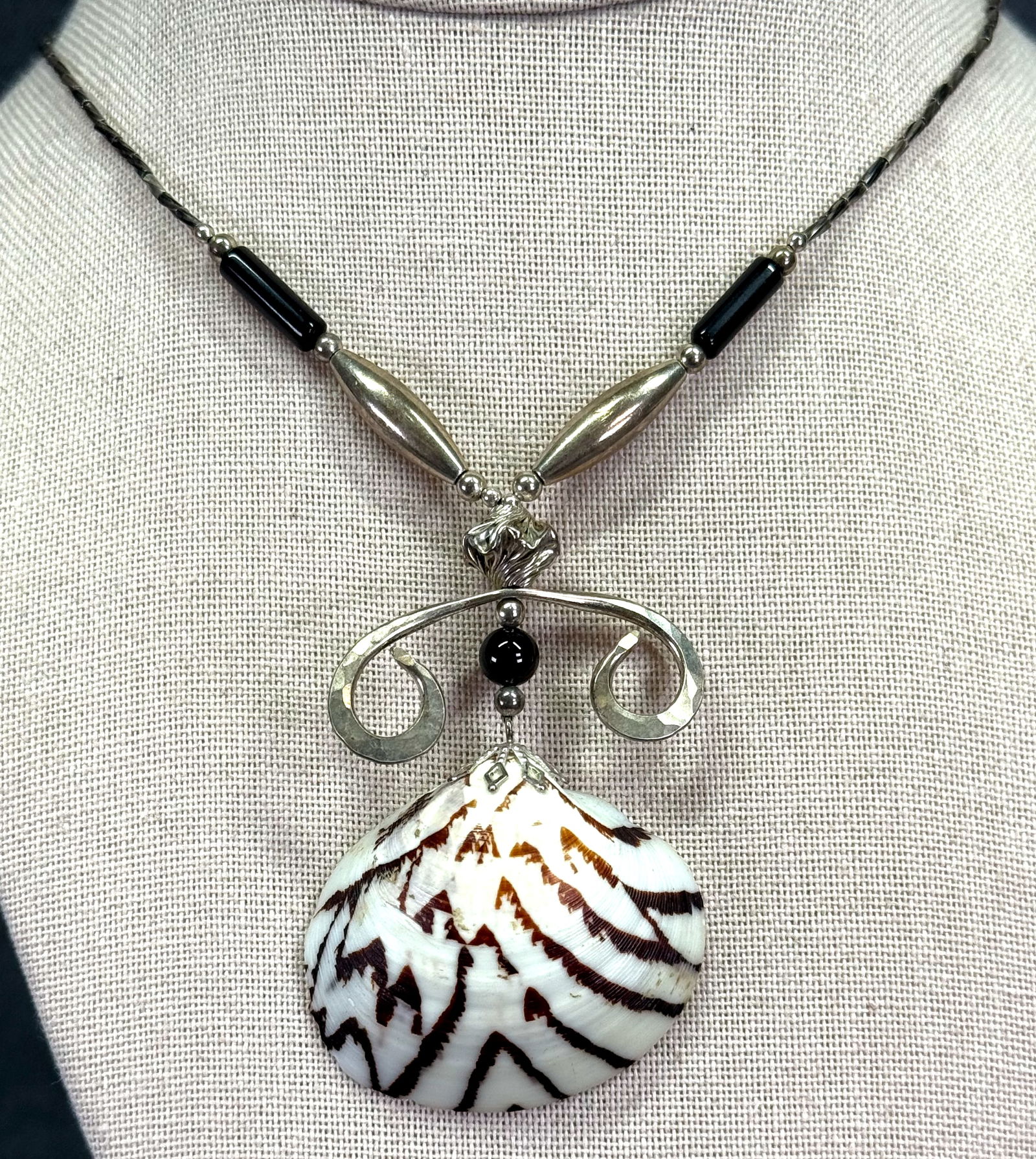 Vintage Native American style shell, glass & liquid silver beaded necklace (1 of 7)