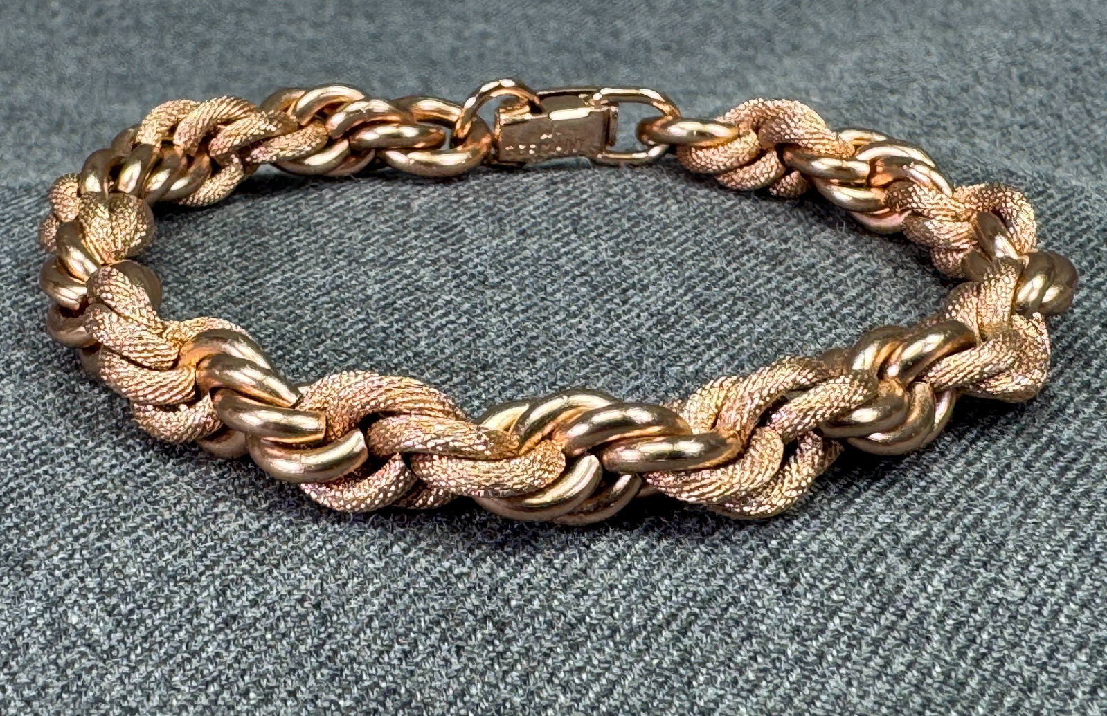 Vintage Western Germany goldtoned aluminum rope chain bracelet: IN HOUSE FLAT SHIPPING & HANDLING COST WITHIN ALL THE U.S. : $7 To bypass LiveShipping, and use our In-House shipping service for $7 or shipping combined for multiple lots, please select “Arrange Yo