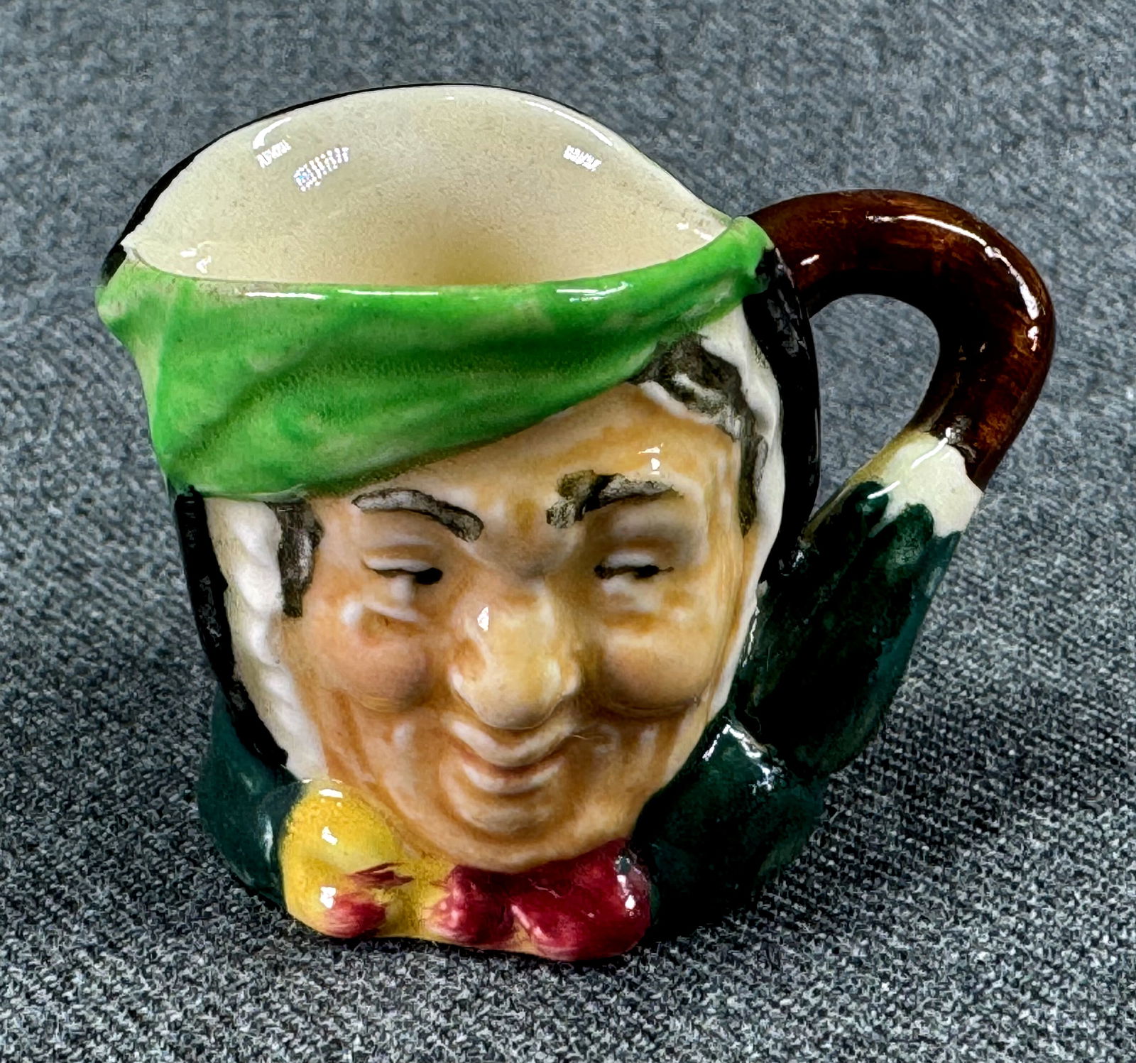 Royal Doulton Pottery Character Jug Tiny Sairey Gamp D6146: IN HOUSE FLAT SHIPPING & HANDLING COST WITHIN ALL THE U.S. : $7 To bypass LiveShipping, and use our In-House shipping service for $7 or shipping combined for multiple lots, please select “Arrange Yo