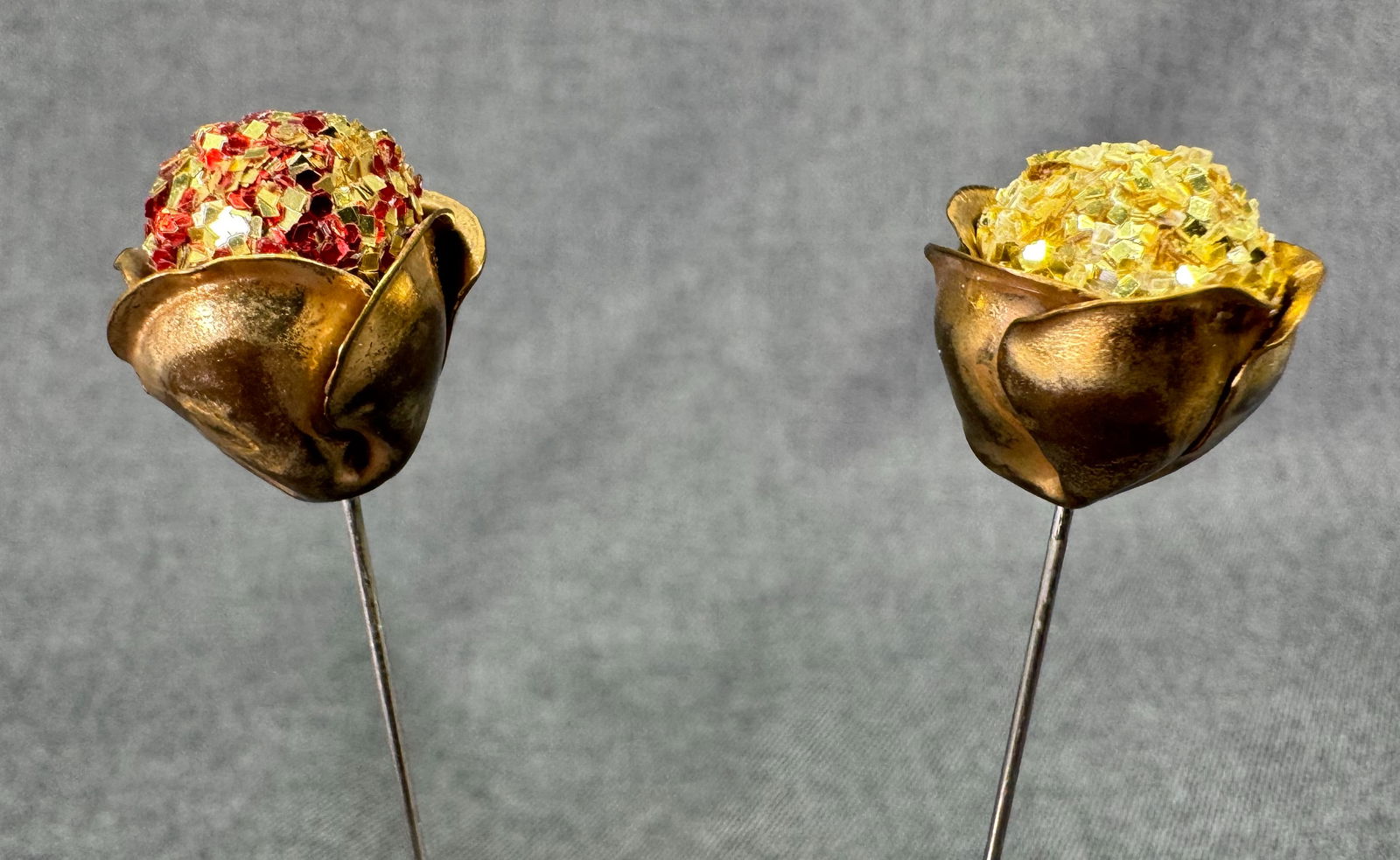 Vintage flower hat pins hatpins. Confetti bead gold-toned metal: IN HOUSE FLAT SHIPPING & HANDLING COST WITHIN ALL THE U.S. : $7 To bypass LiveShipping, and use our In-House shipping service for $7 or shipping combined for multiple lots, please select “Arrange Yo