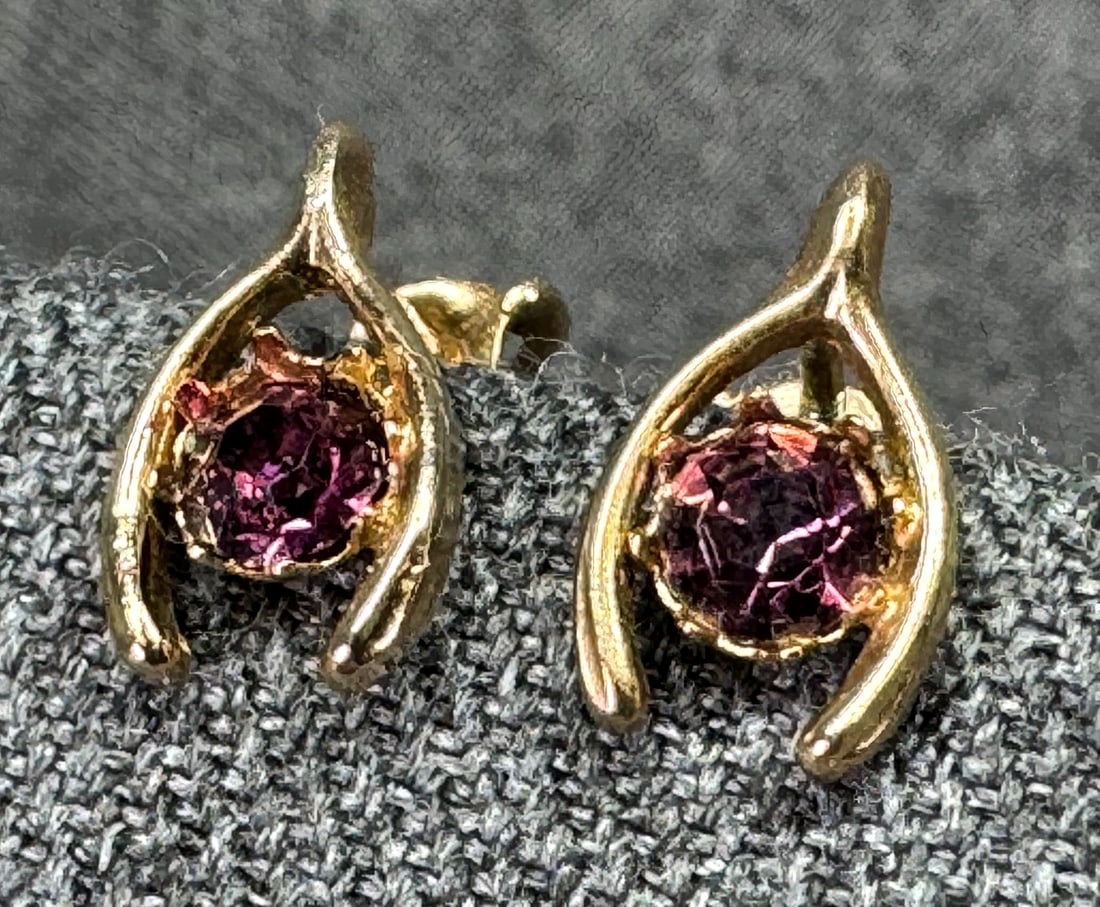 Vintage purple crystal 12K gold-filled wish bone stud earrings.: IN HOUSE SHIPPING & HANDLING COST WITHIN ALL THE U.S. : $7 To bypass LiveShipping, and use our In-House shipping service for $7 or shipping combined for multiple lots, please select “Arrange Your Ow