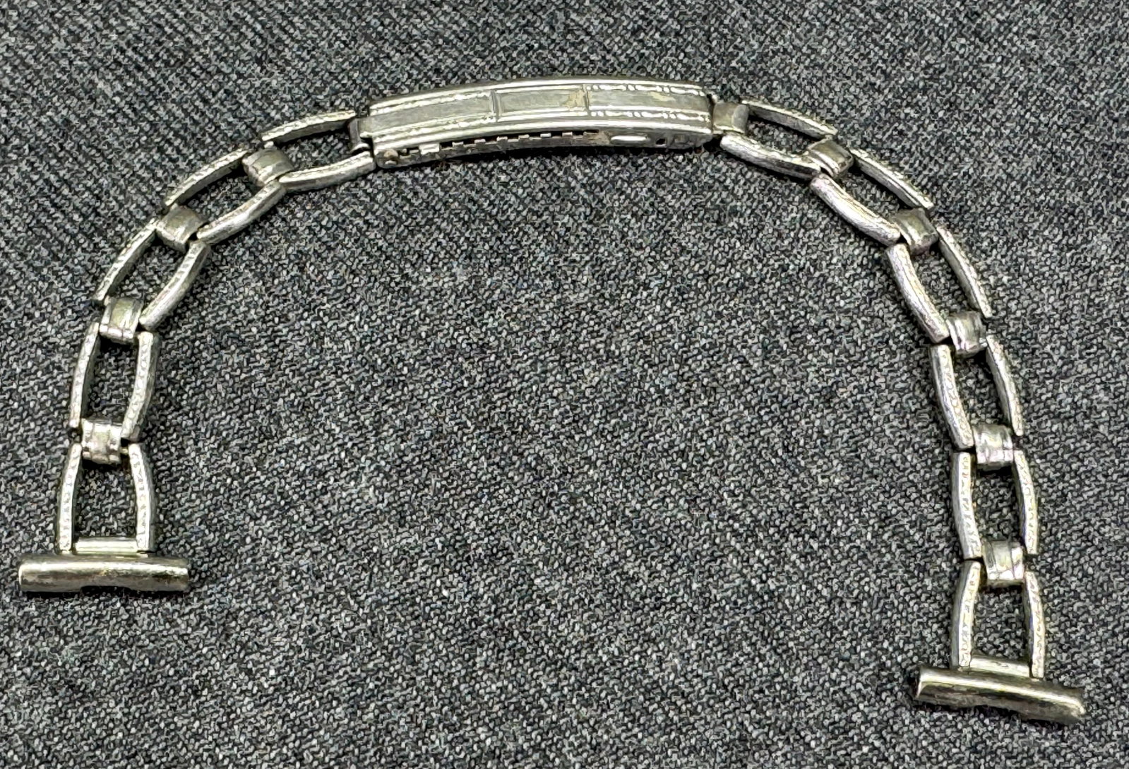 Antique art deco white gold filled Pontiac Made in USA women watch band. Deployment Clasp .: IN HOUSE FLAT SHIPPING & HANDLING COST WITHIN ALL THE U.S. : $7 To bypass LiveShipping, and use our In-House shipping service for $7 or shipping combined for multiple lots, please select “Arrange Yo